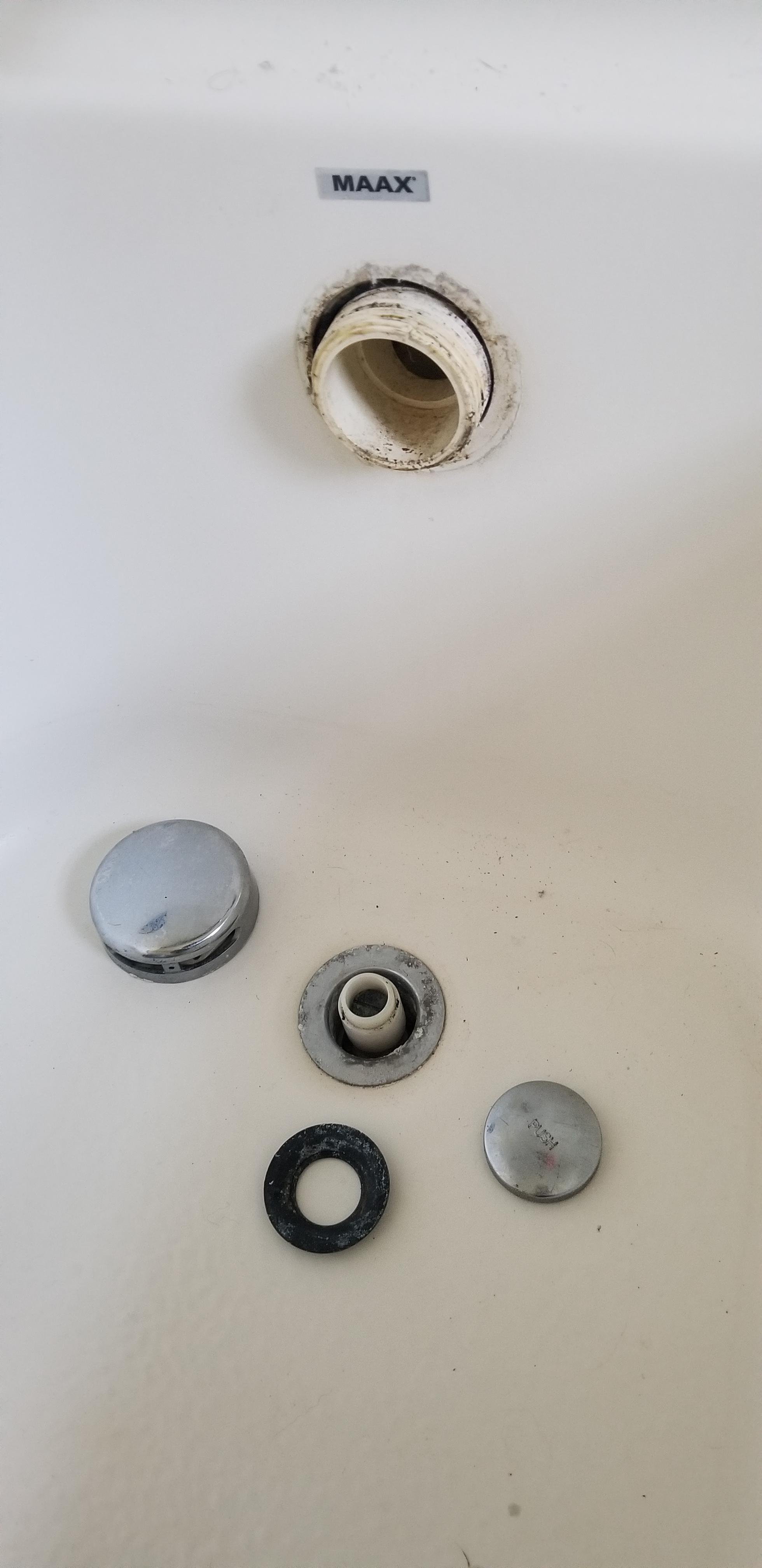 Could someone tell me what type of drain this is please? I am at a loss