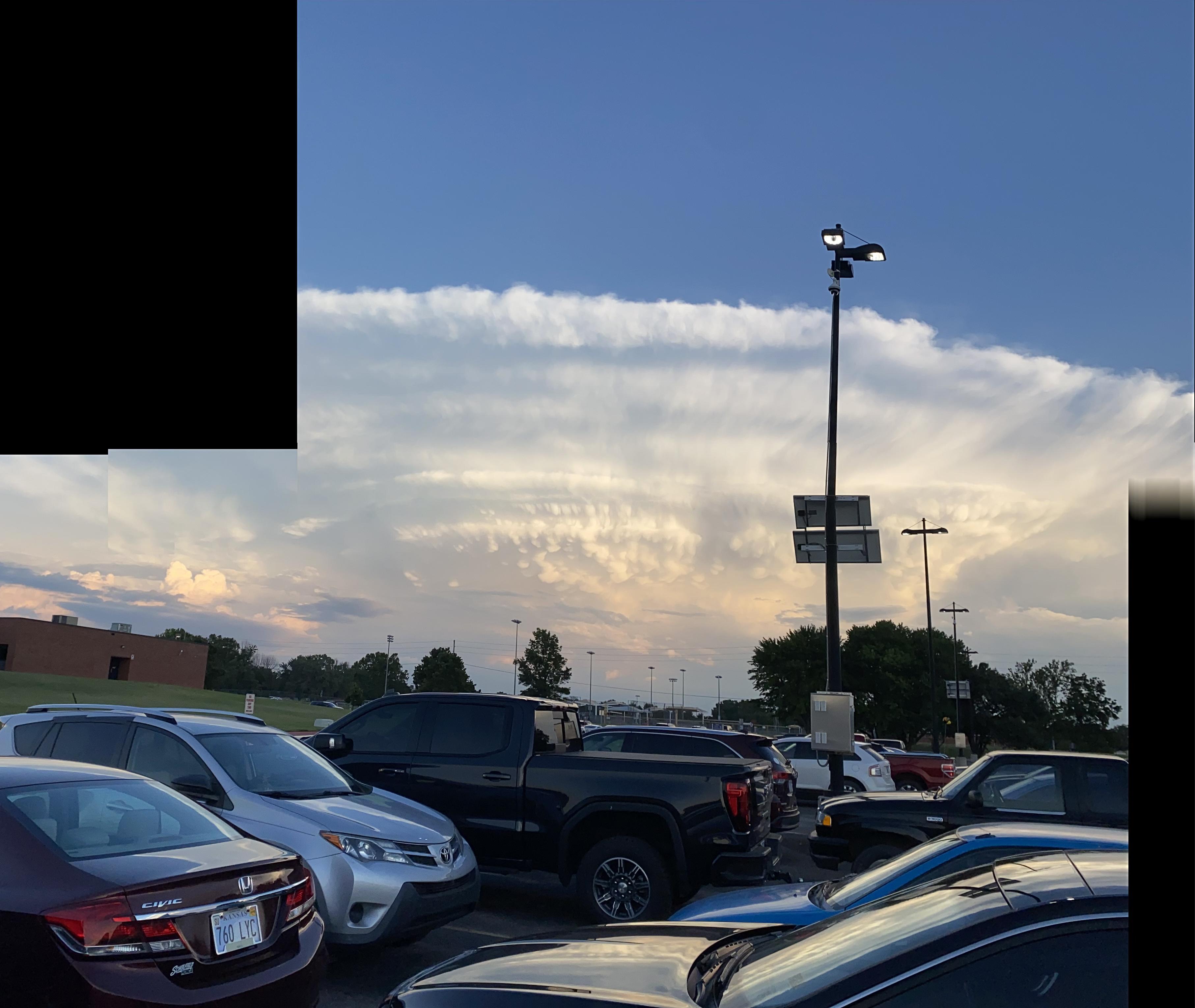 Weather system south of Ark City, KS taken 1 hour ago r/weather