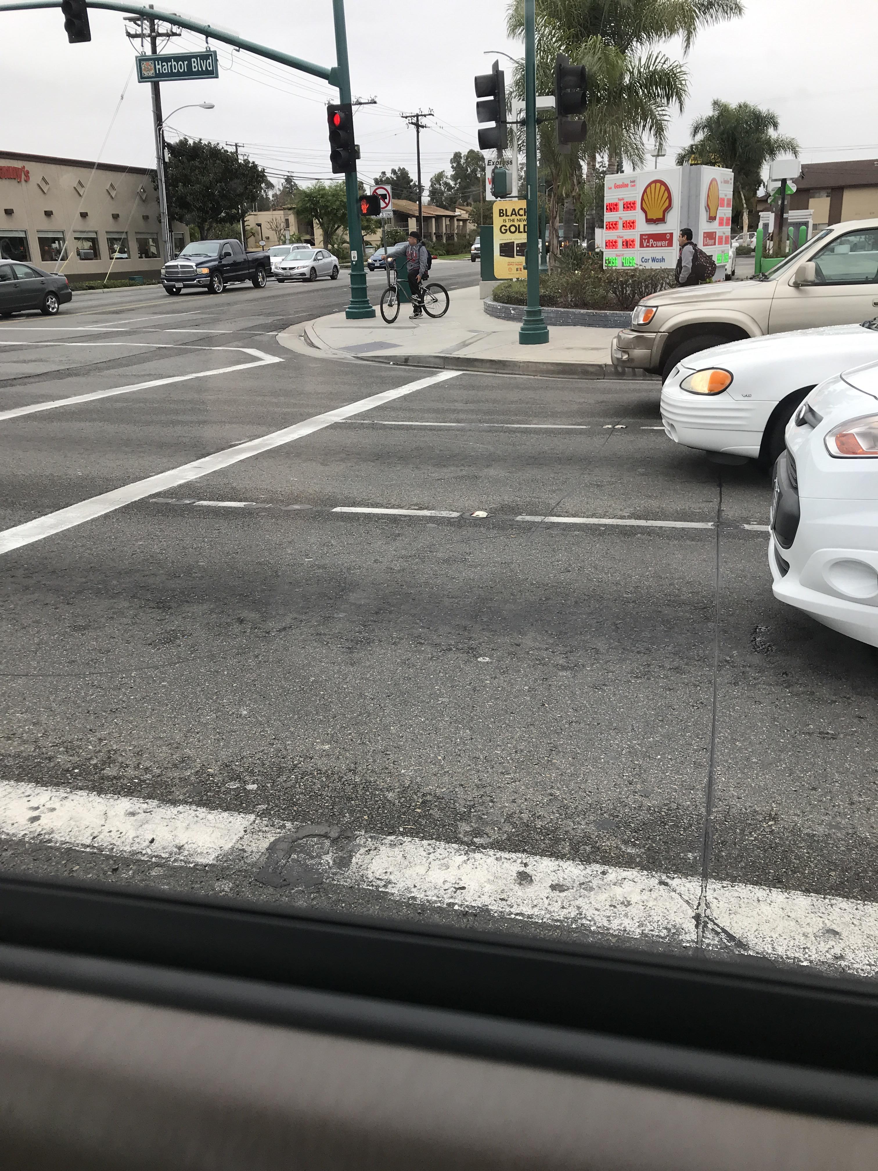 OC drivers refuse to pull up to the line orangecounty