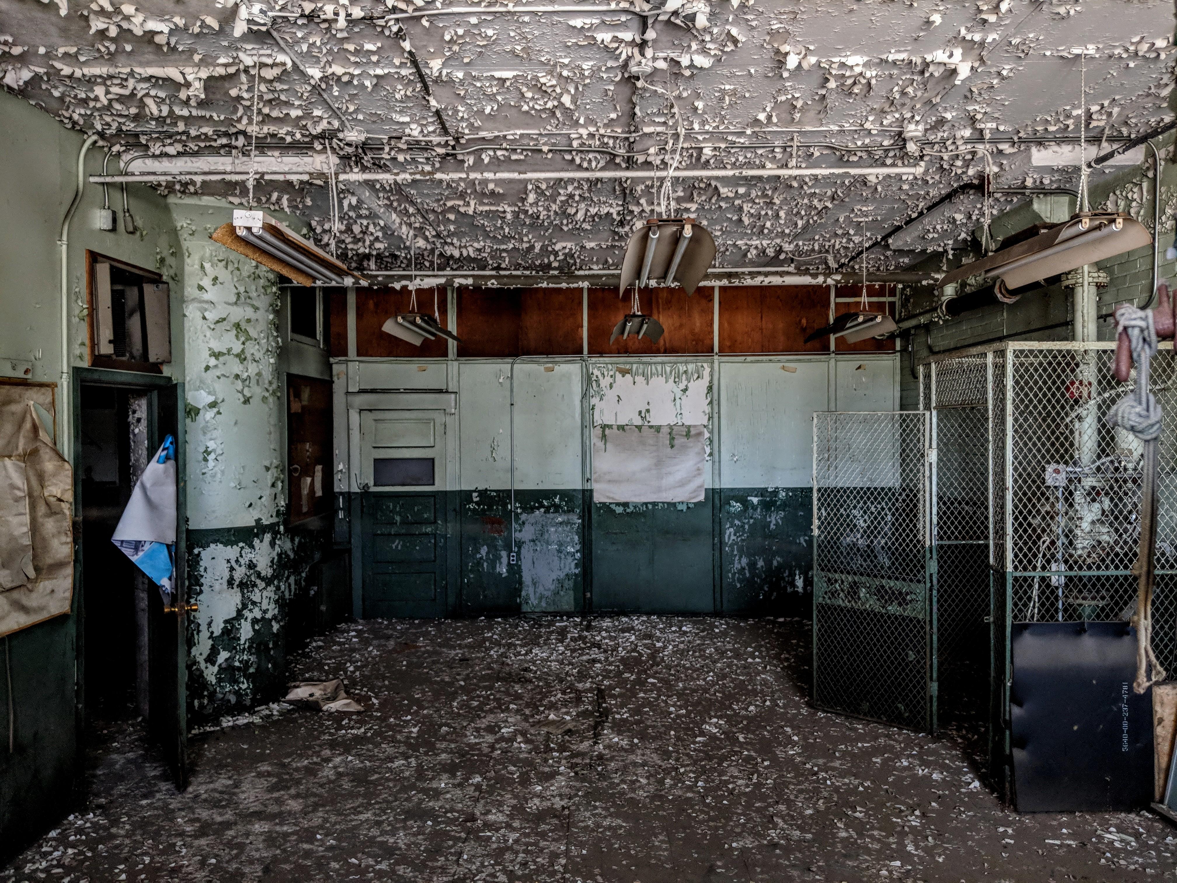 This room that nobody has entered for 23 years. r/mildlyinteresting