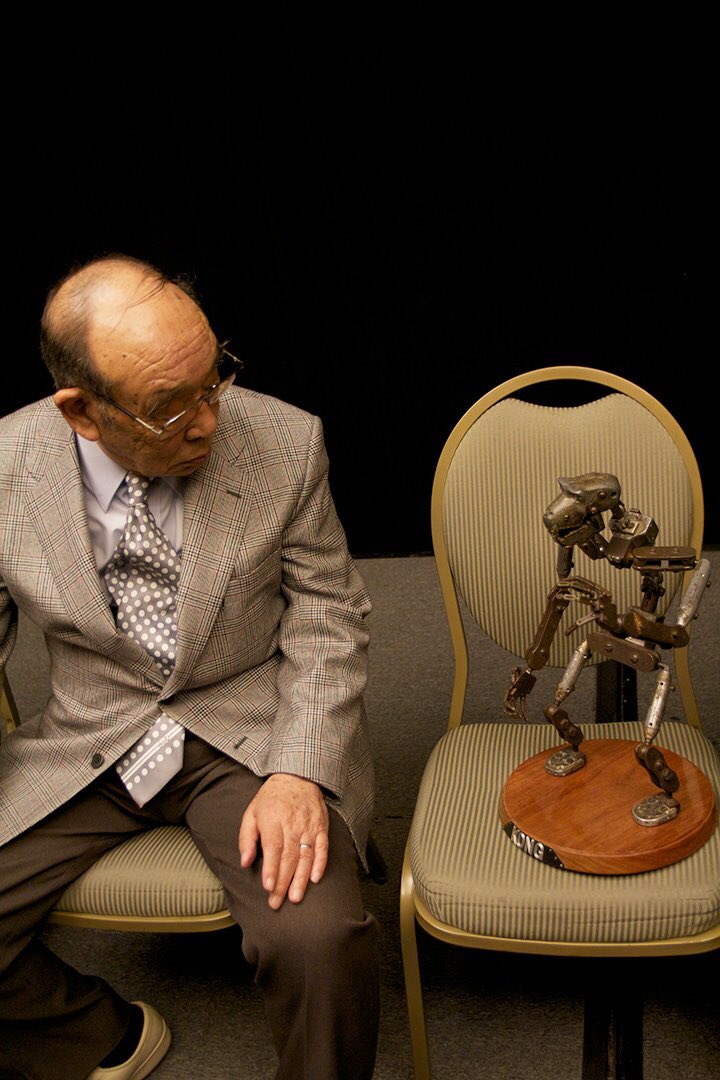 Godzilla (Haruo Nakajima) meets Kong (original armature from the 1933