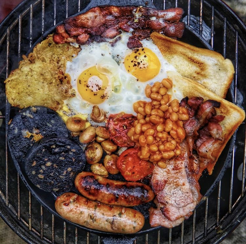 A big greasy fryup done right 💪🏼 r/pics