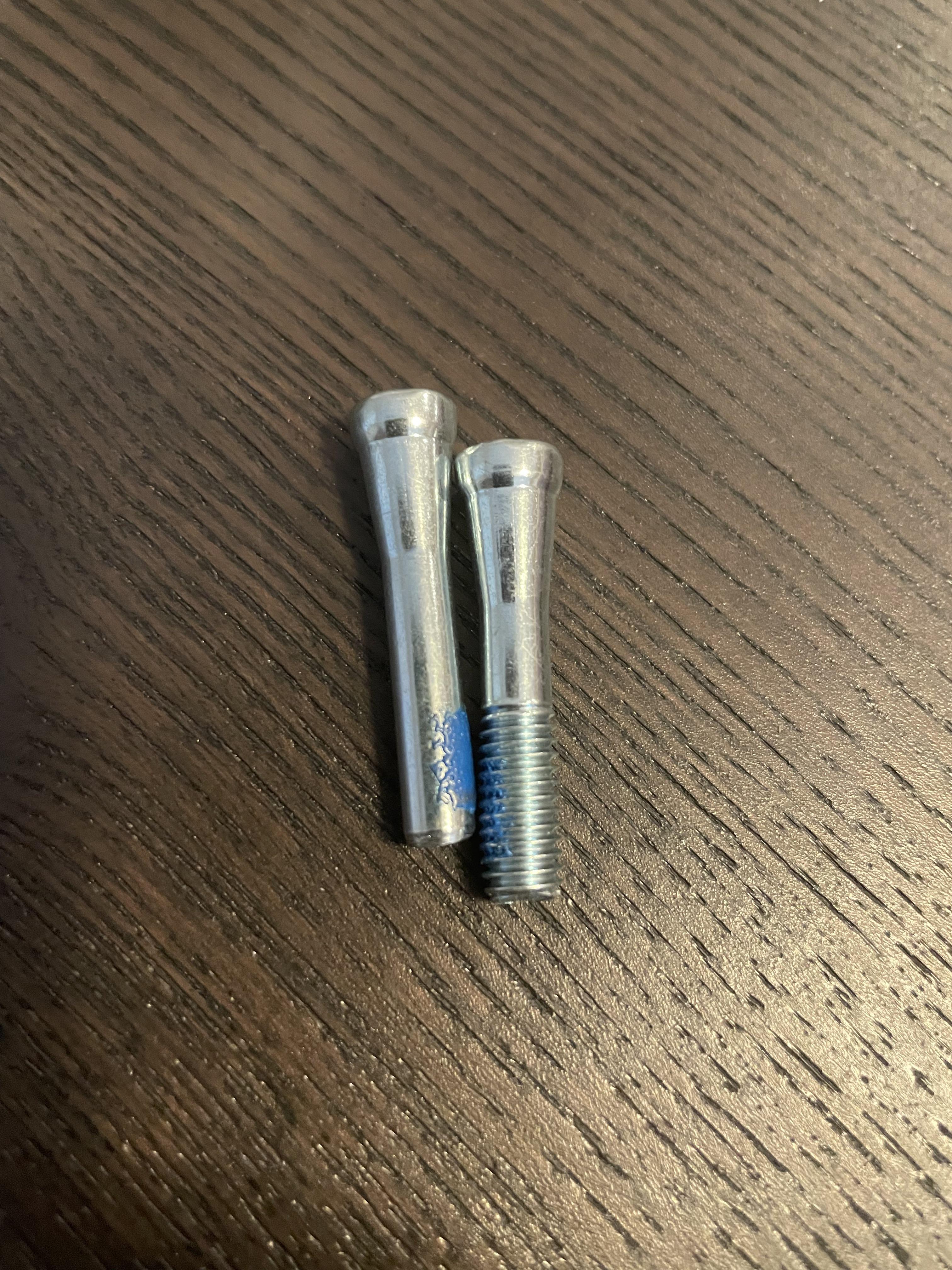 One of my ikea bolts didn’t have threads. r/mildlyinteresting