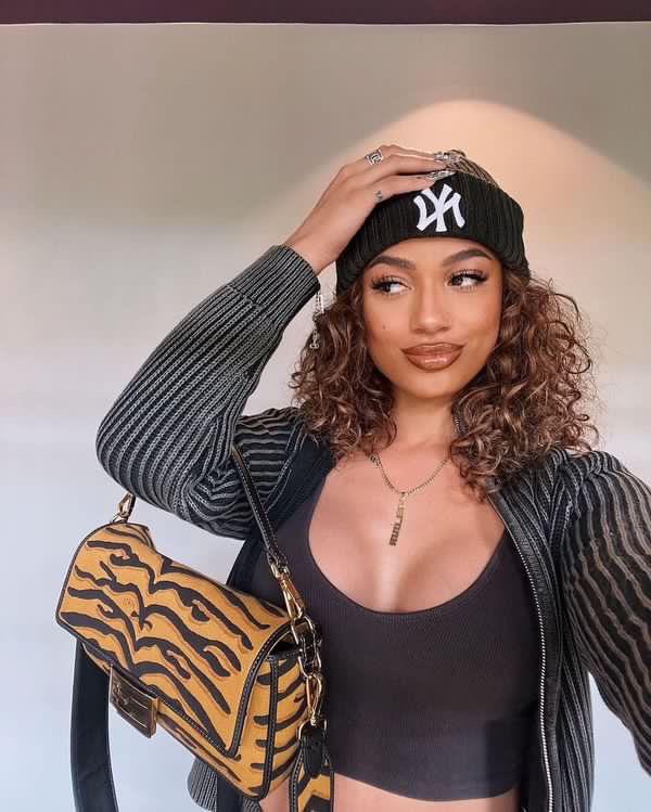 It’s Dani : jerkofftoceleb