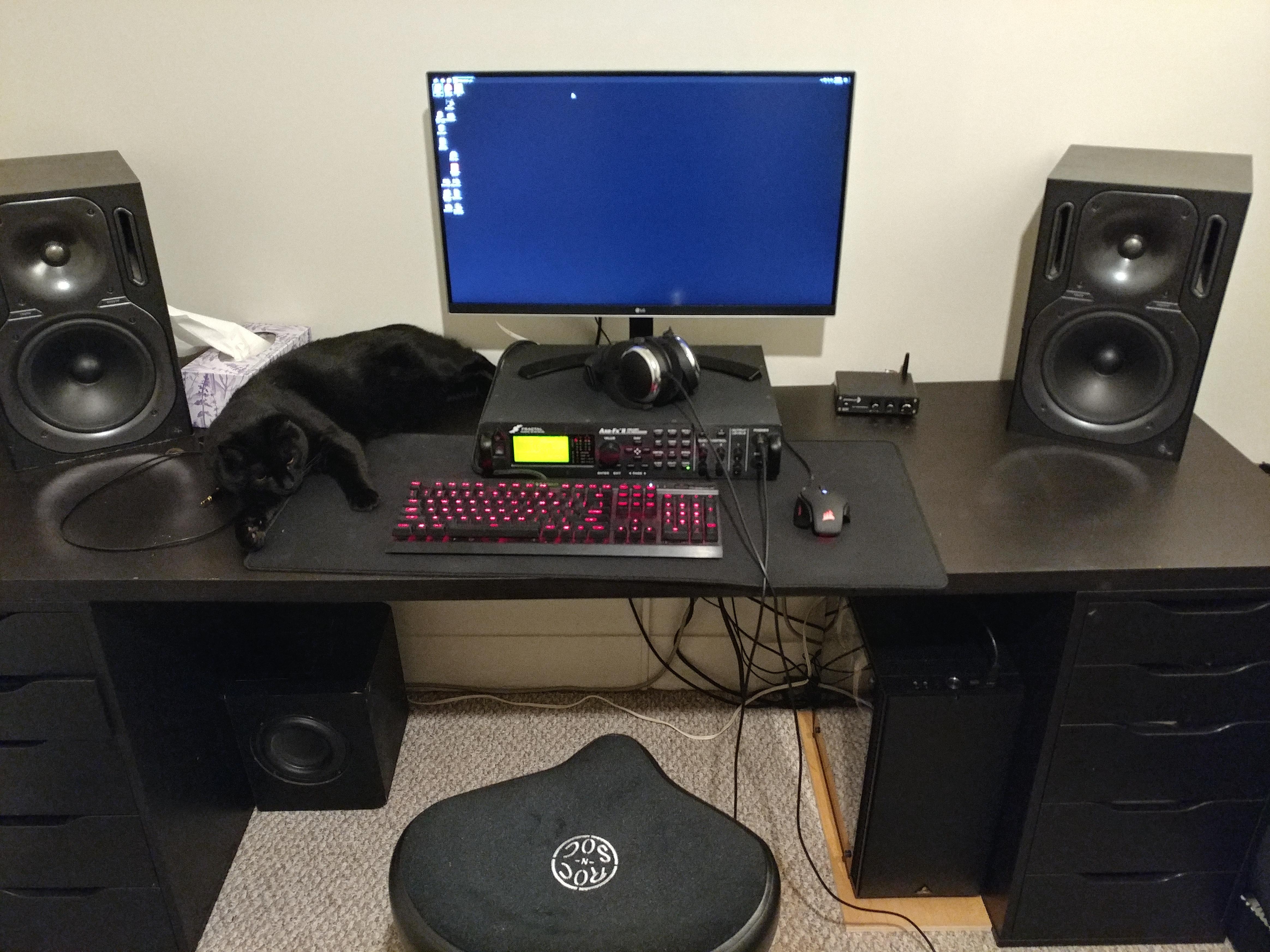 Cable management? Why,what does that do? r/AverageBattlestations