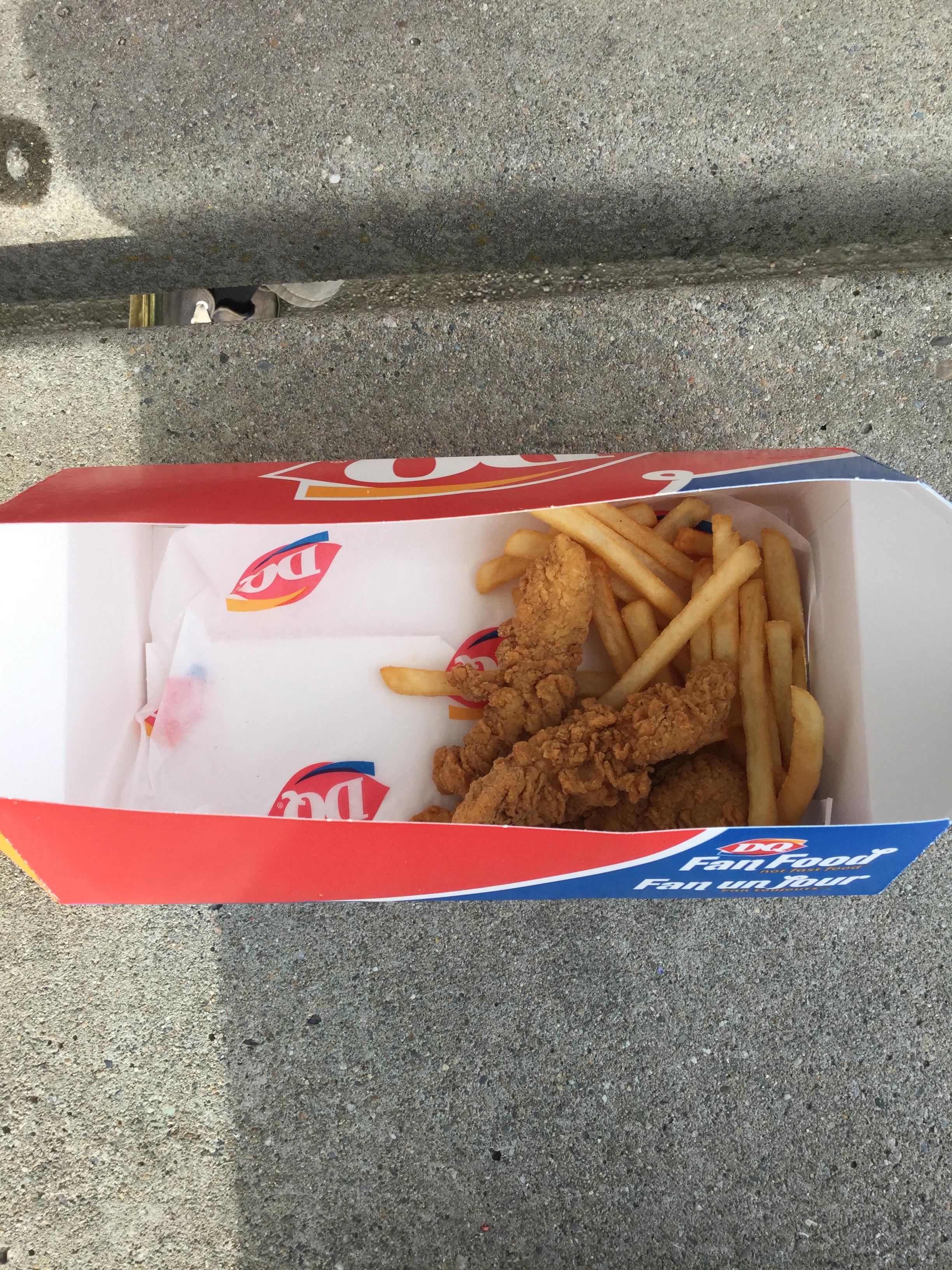 This is what I got from a 7 Chicken strip meal at DQ.. r