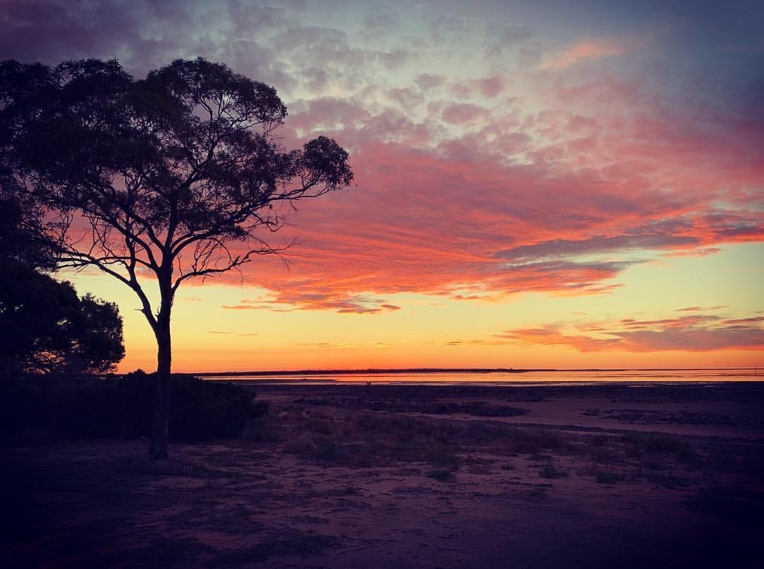 Port Broughton, South Australia on Christmas day. [1080x805] [OC] r/EarthPorn