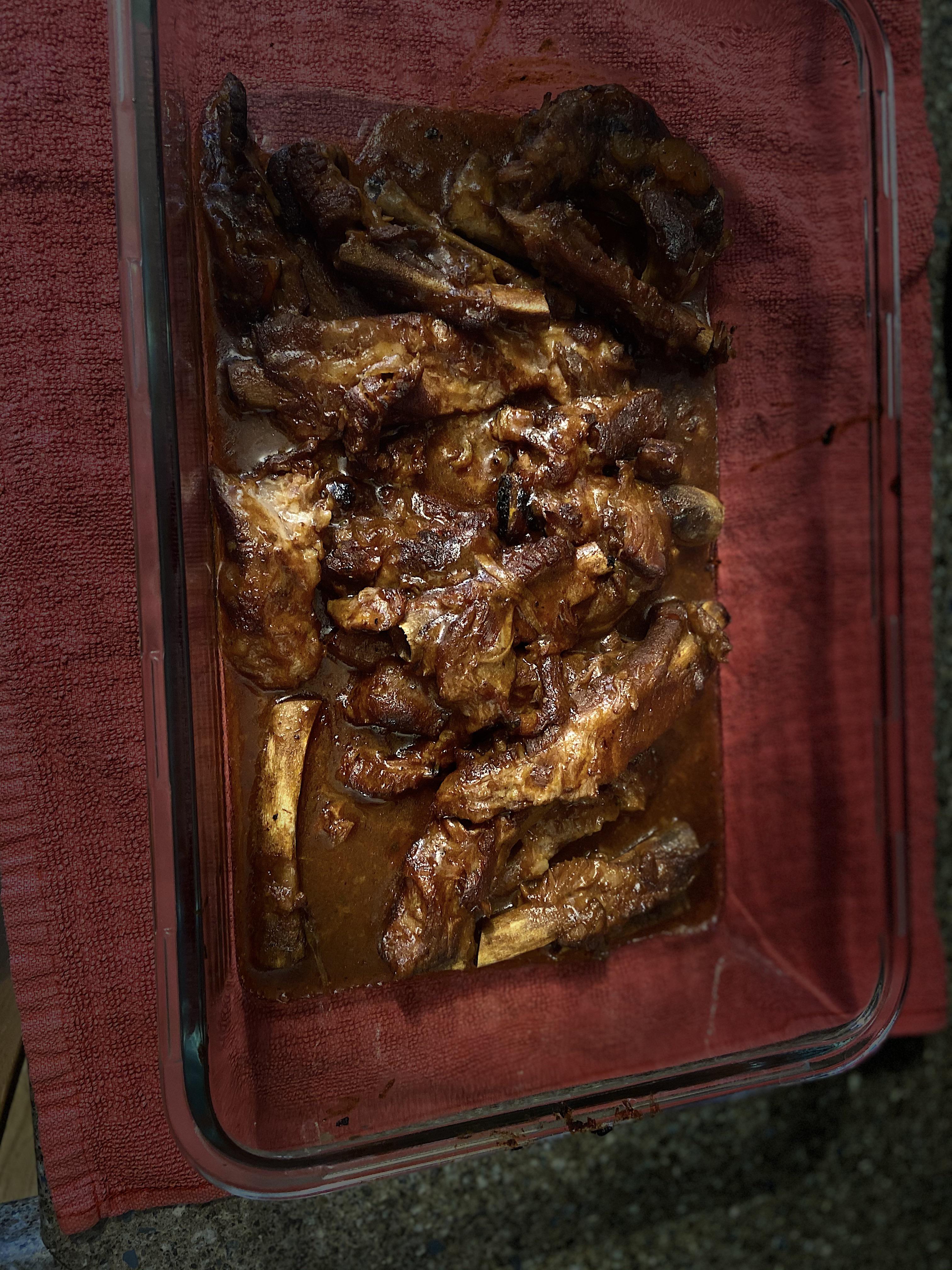 First time trying BBQ ribs in the slow cooker (before 10 minutes in the