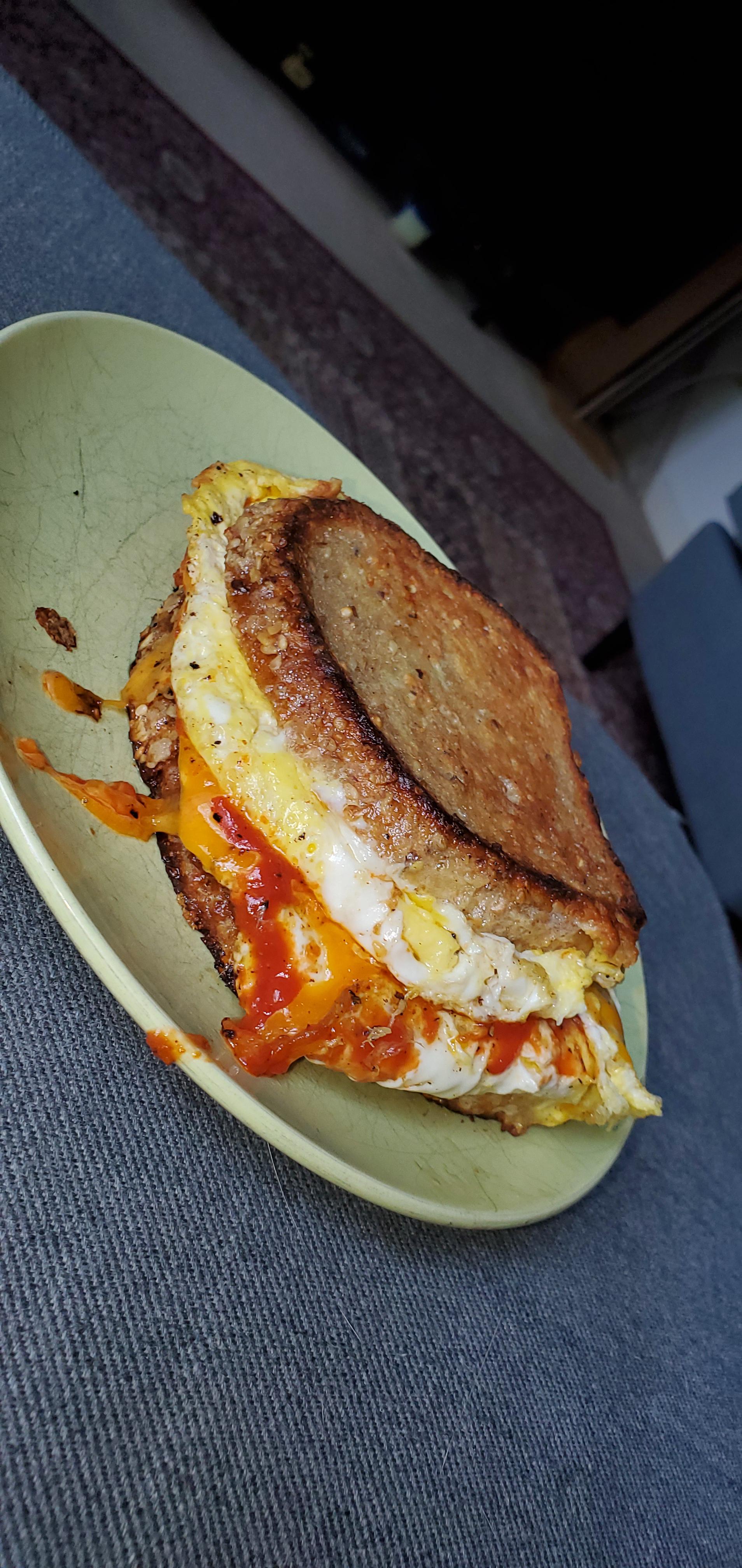 Just tried that 1 pan egg sandwich hack but added cheese n ketchup and