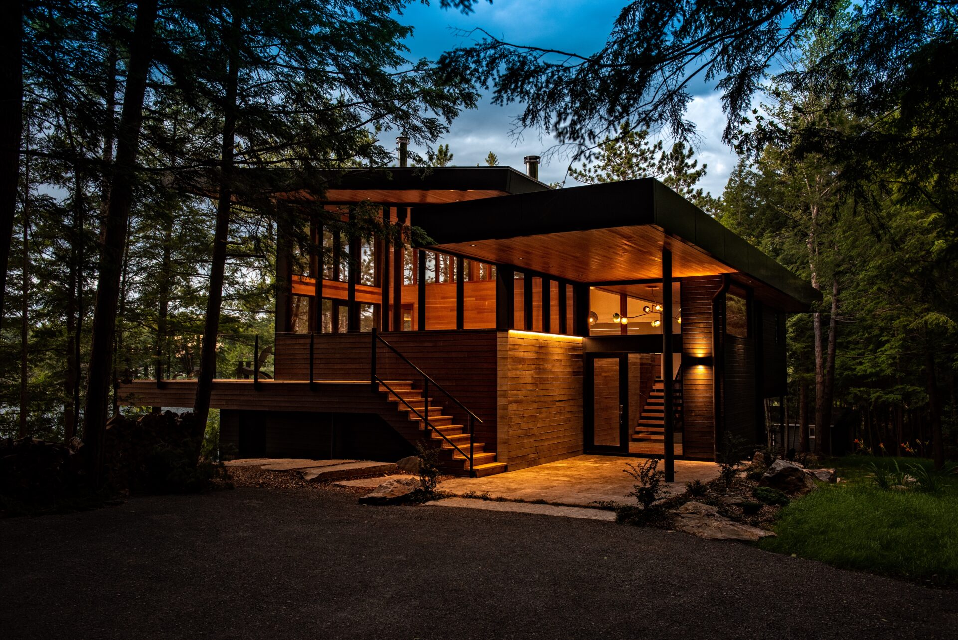 Walkes Bay Cottage [1920 x 1282] Chandos Lake, Canada r/ArchitecturePorn