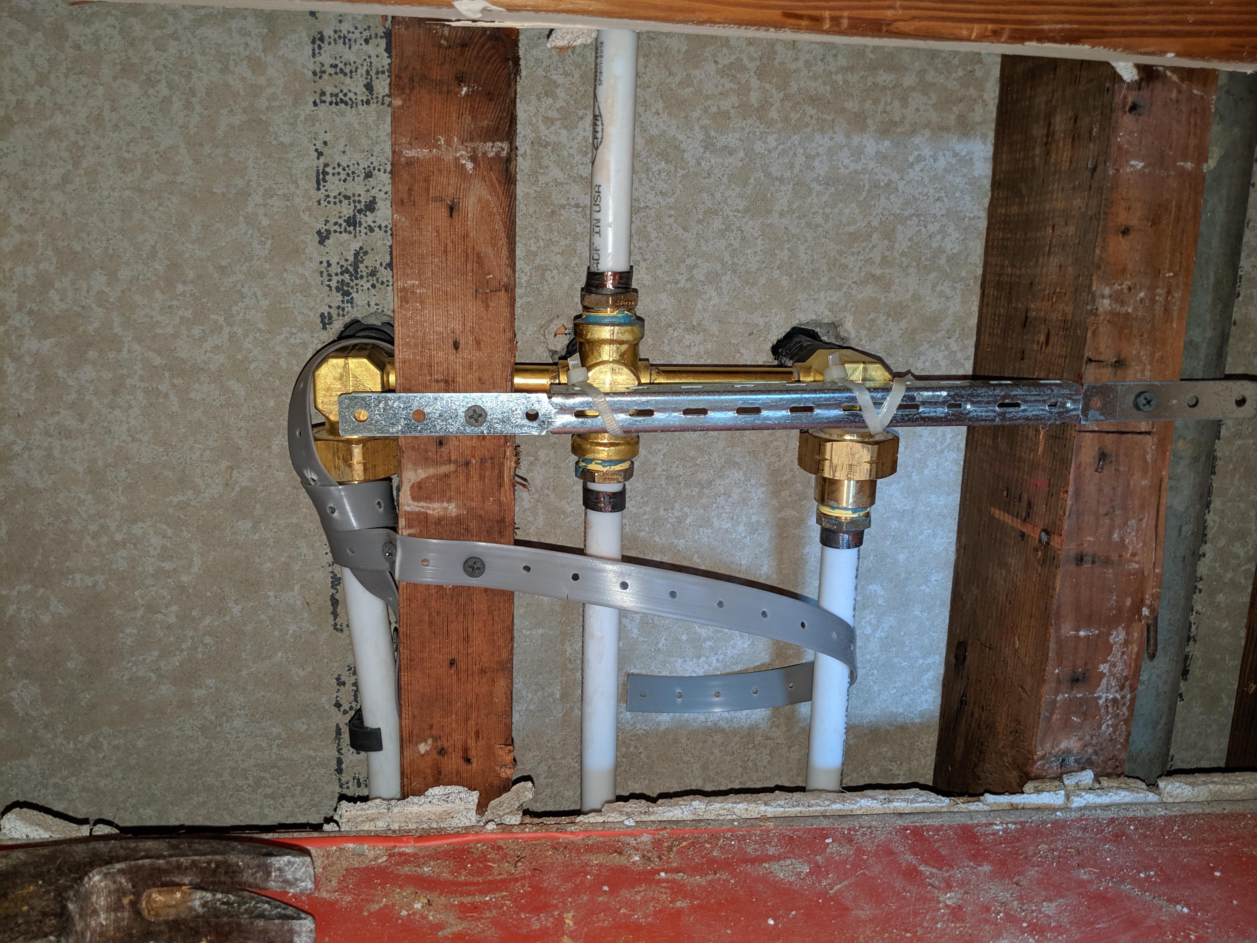 Is this support sufficient for bathtub/shower fixtures? r/Plumbing