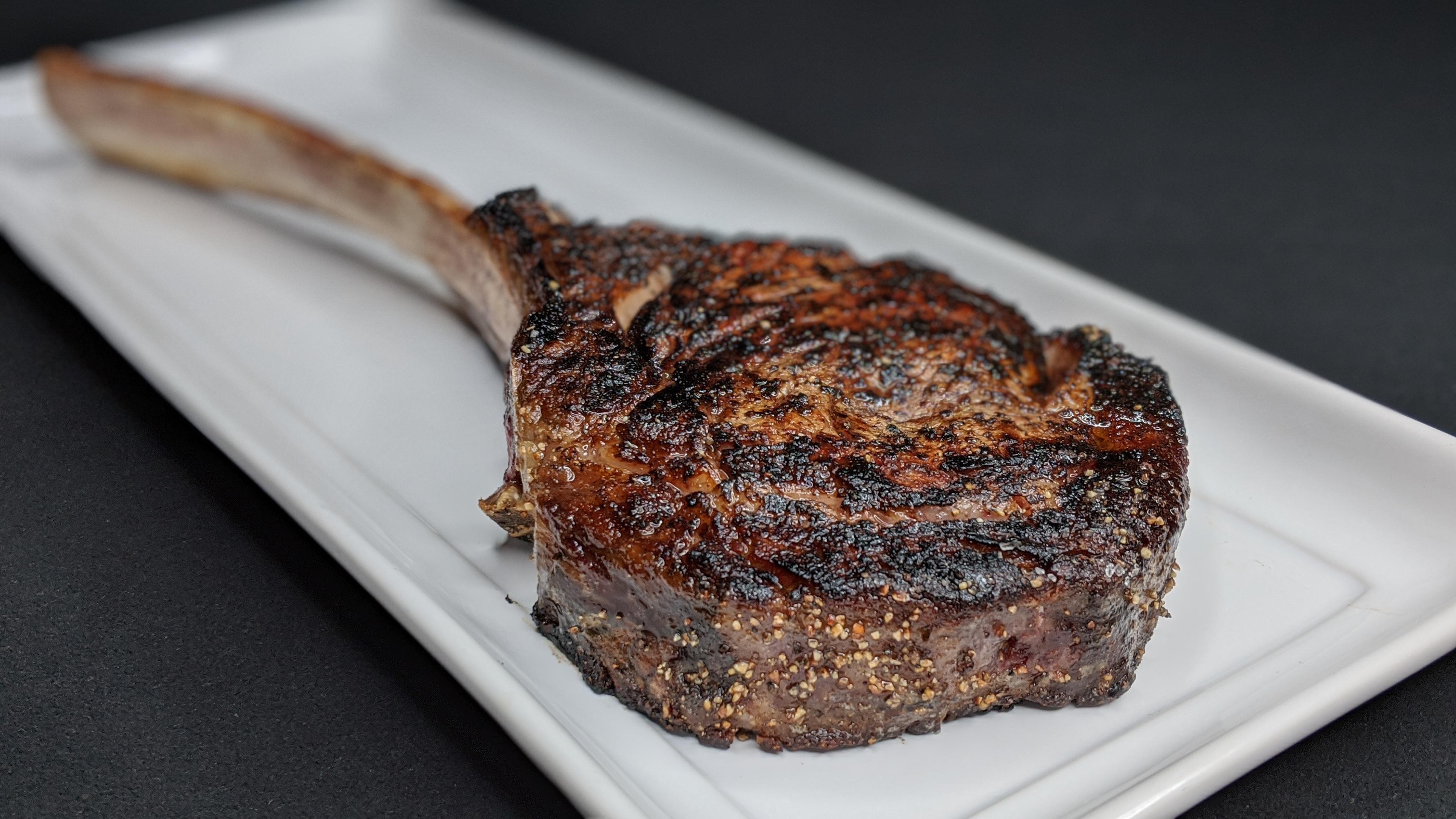 Dry Aged Tomahawk Ribeye r/steak