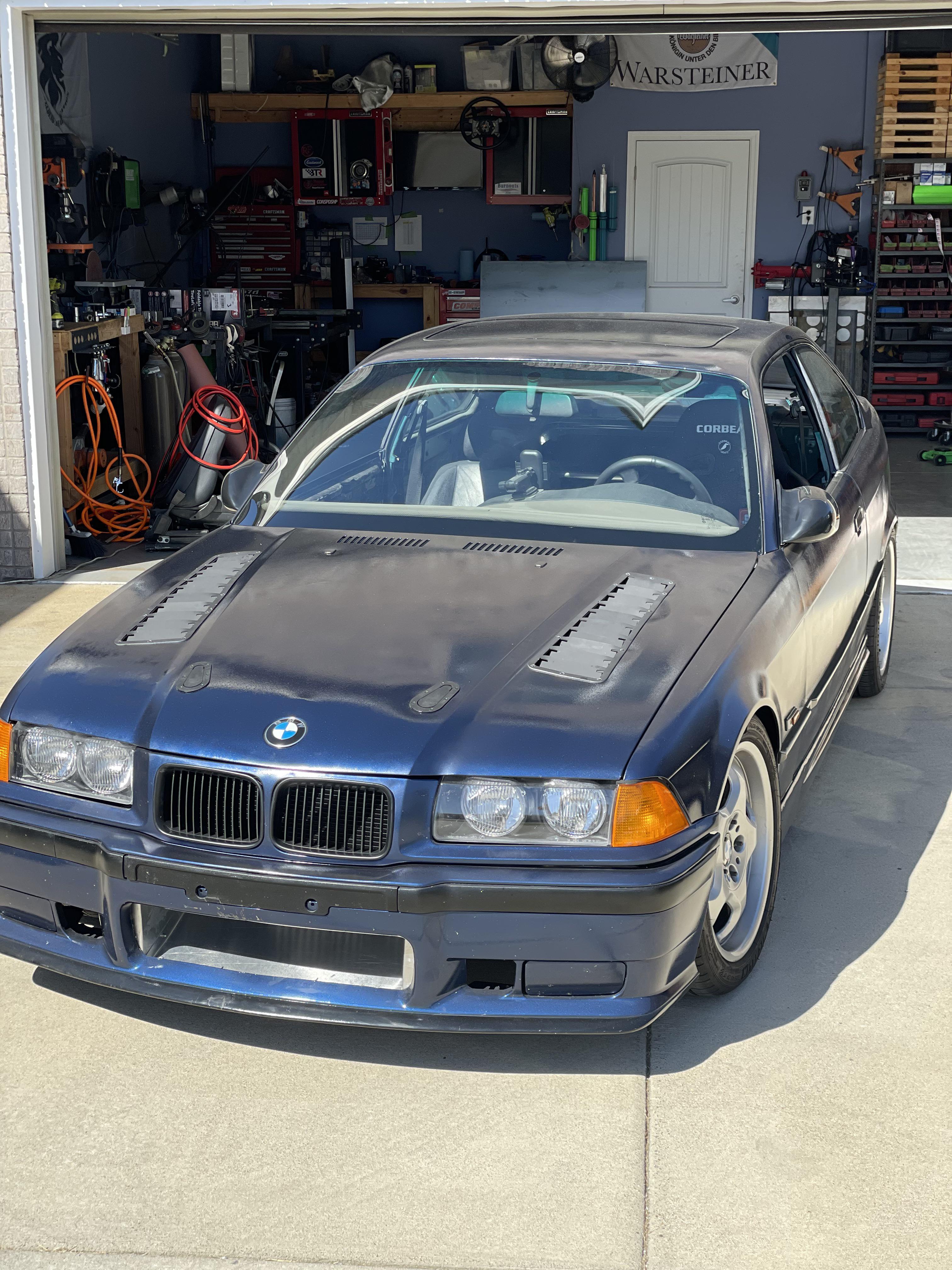 Put some DTM mirrors on the E36 r/BMWE36