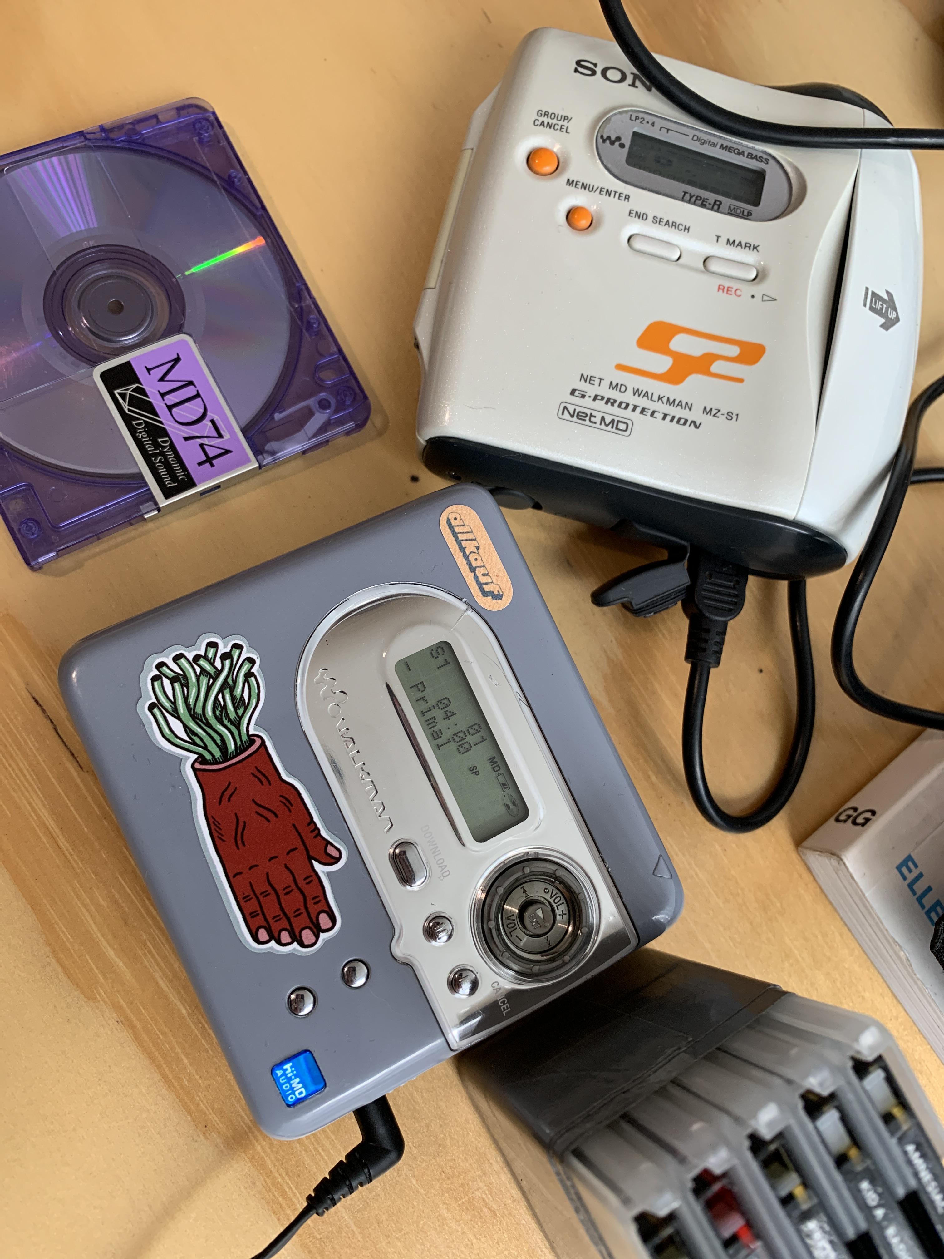 Recording some tunes on work hours 🤙 r/minidisc