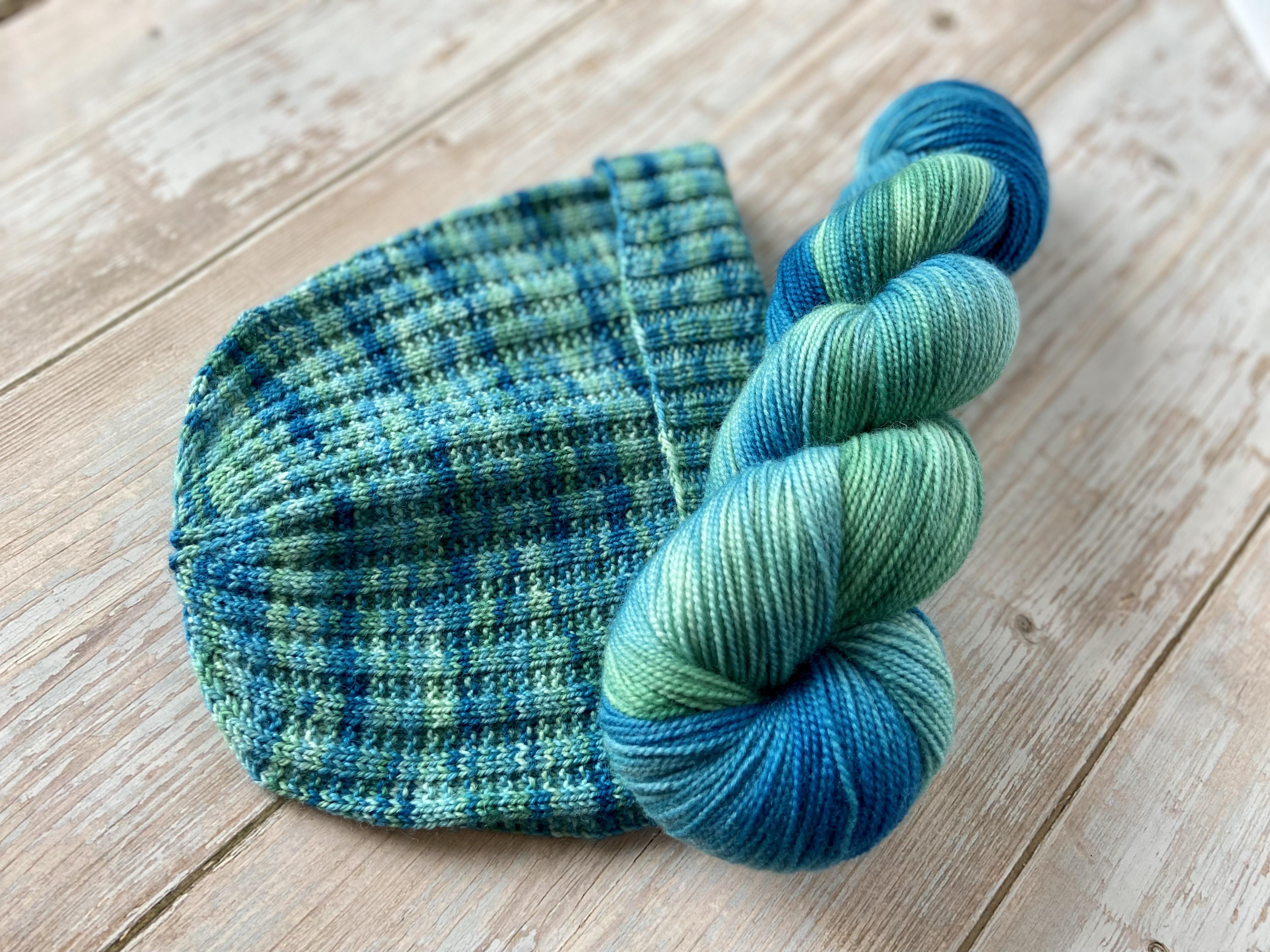 I knit a hat with yarn I dyed! r/knitting