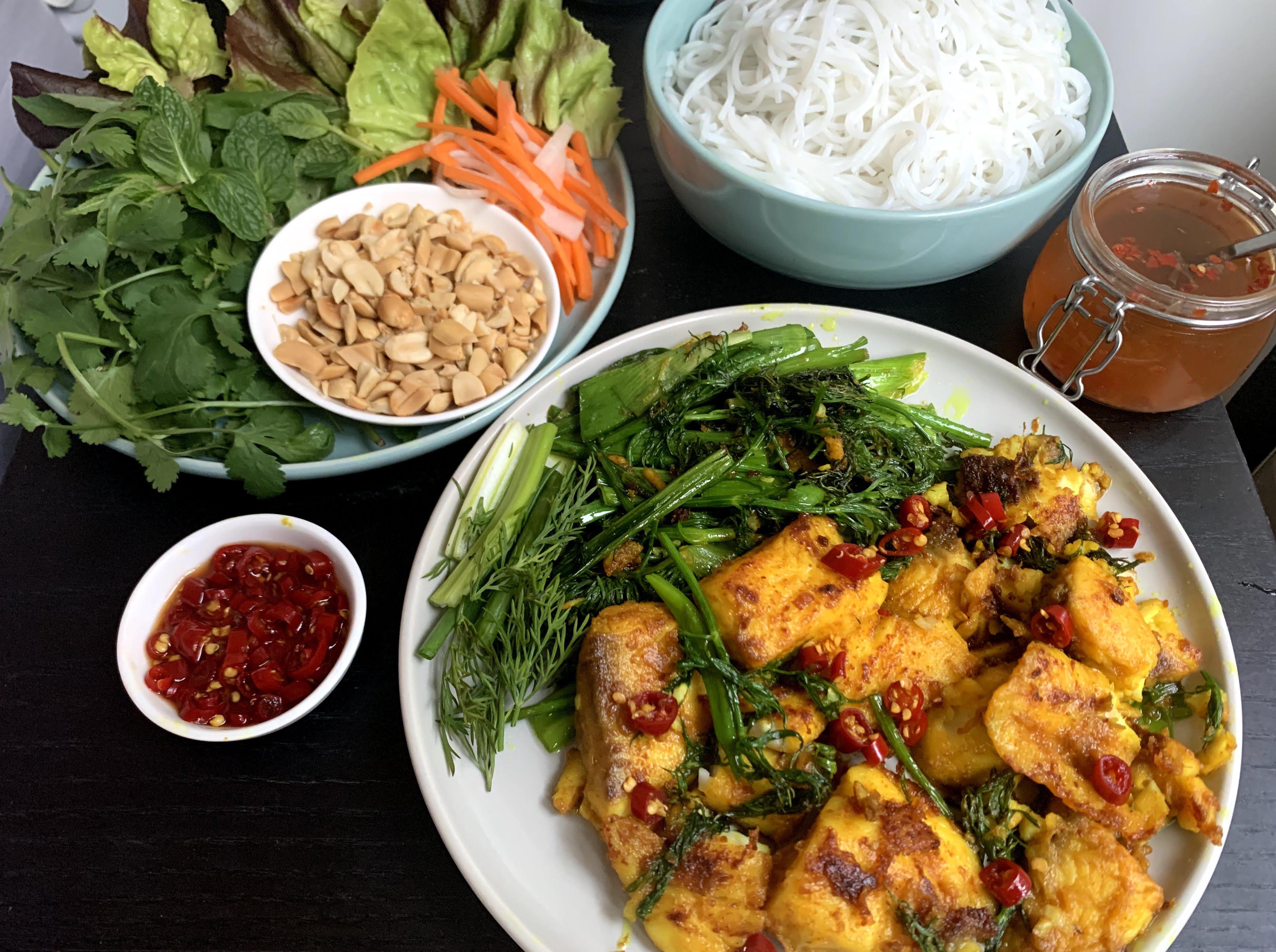 [Homemade] Cha Ca La Vong Vietnamese Turmeric and Dill Fish r/food