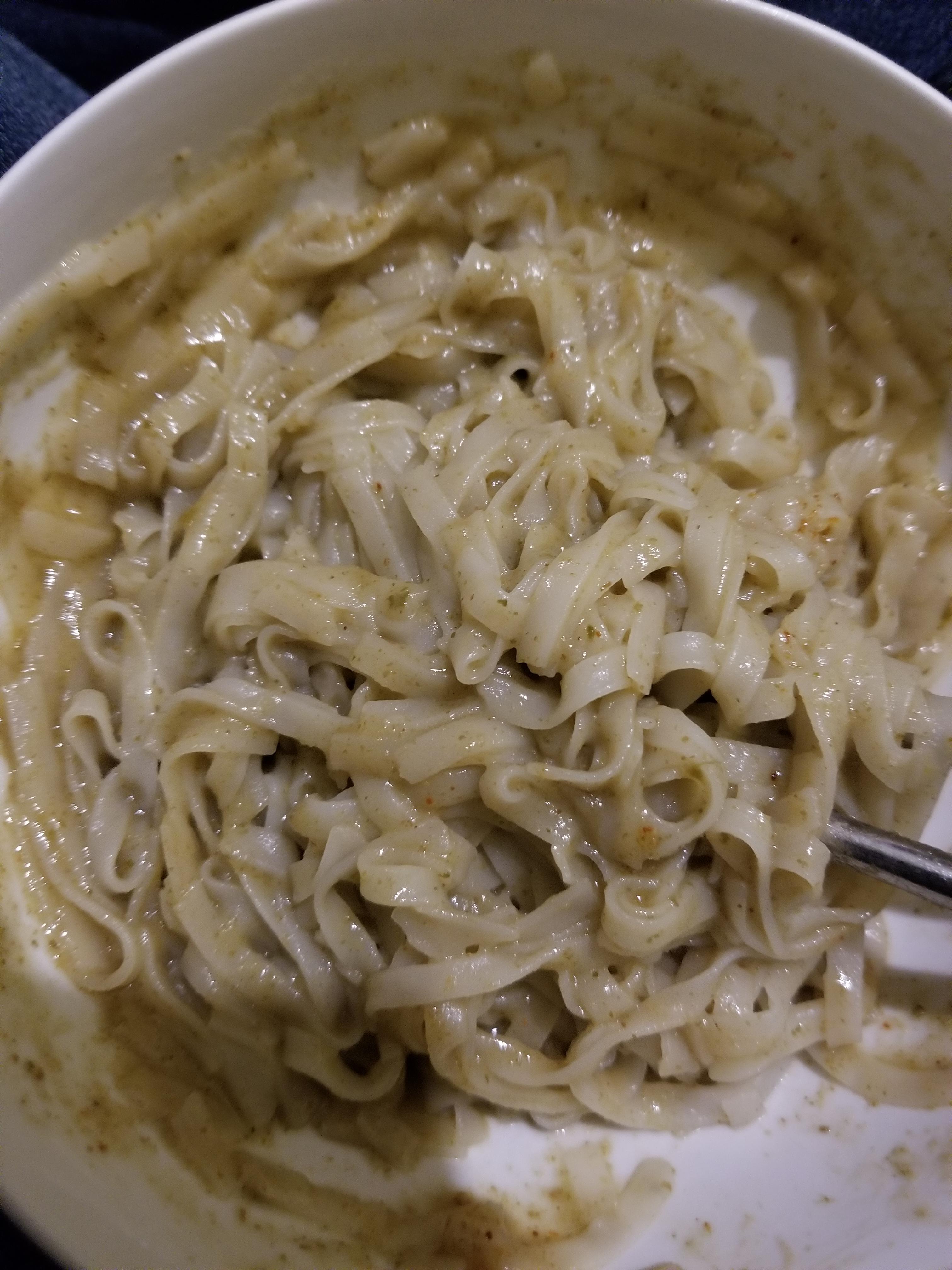 Overcooked Noodle Curry r/shittyfoodporn