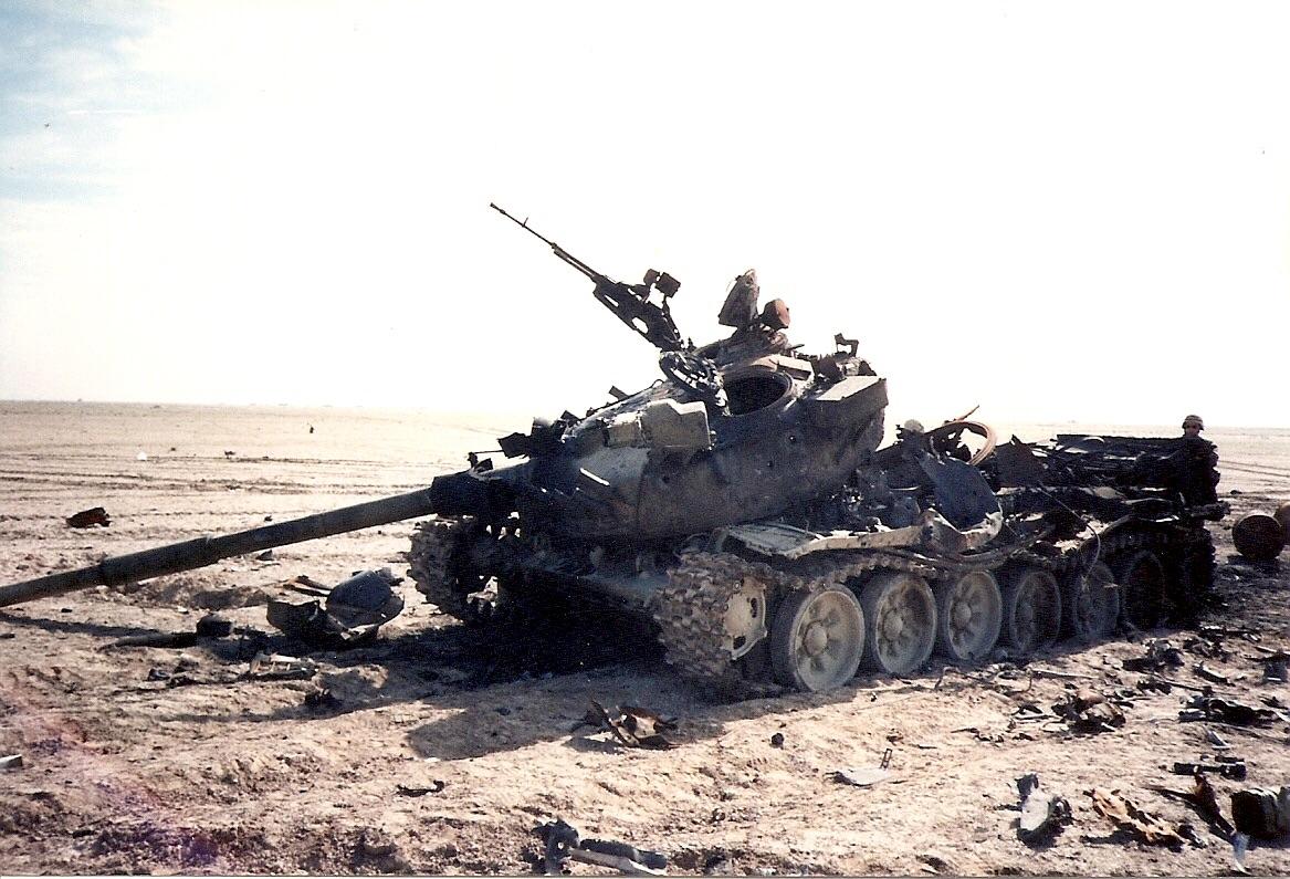 Destroyed Iraqi tank in first Gulf War r/TankPorn