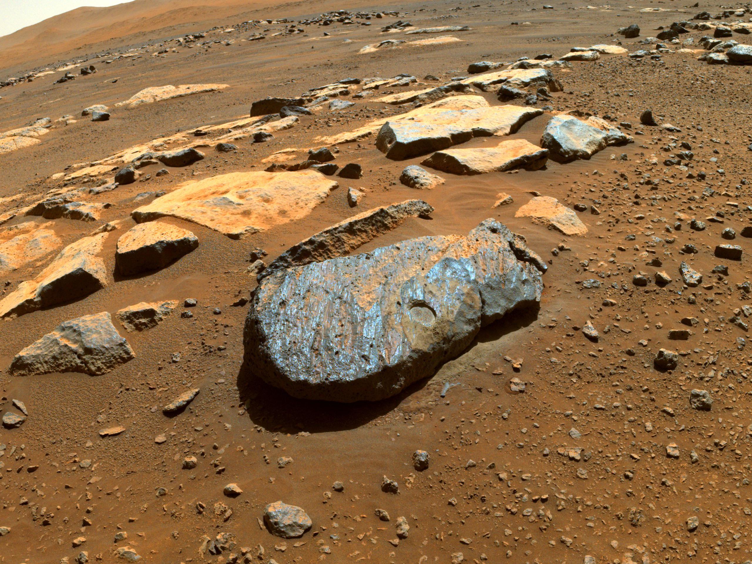 Why do these Martian rocks look so cool? r/Mars