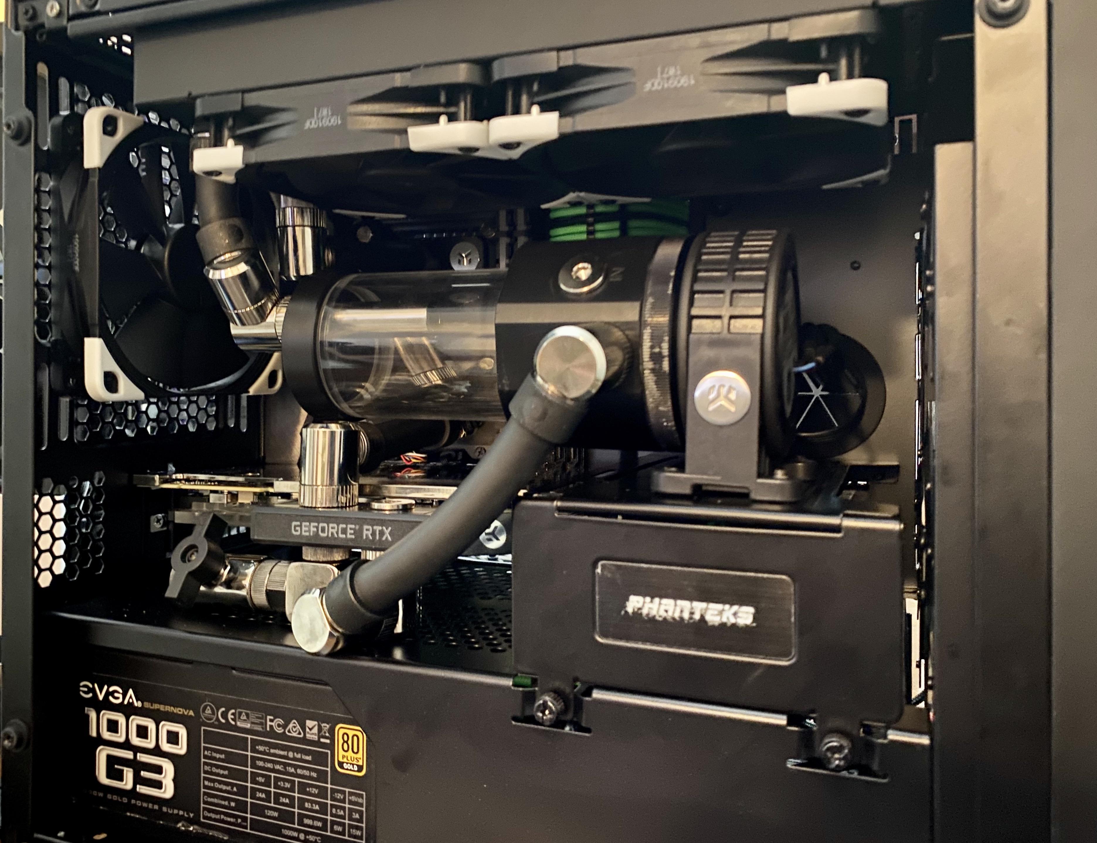 First small case I've worked with and loved it. Evolv ITX z490 StrixI