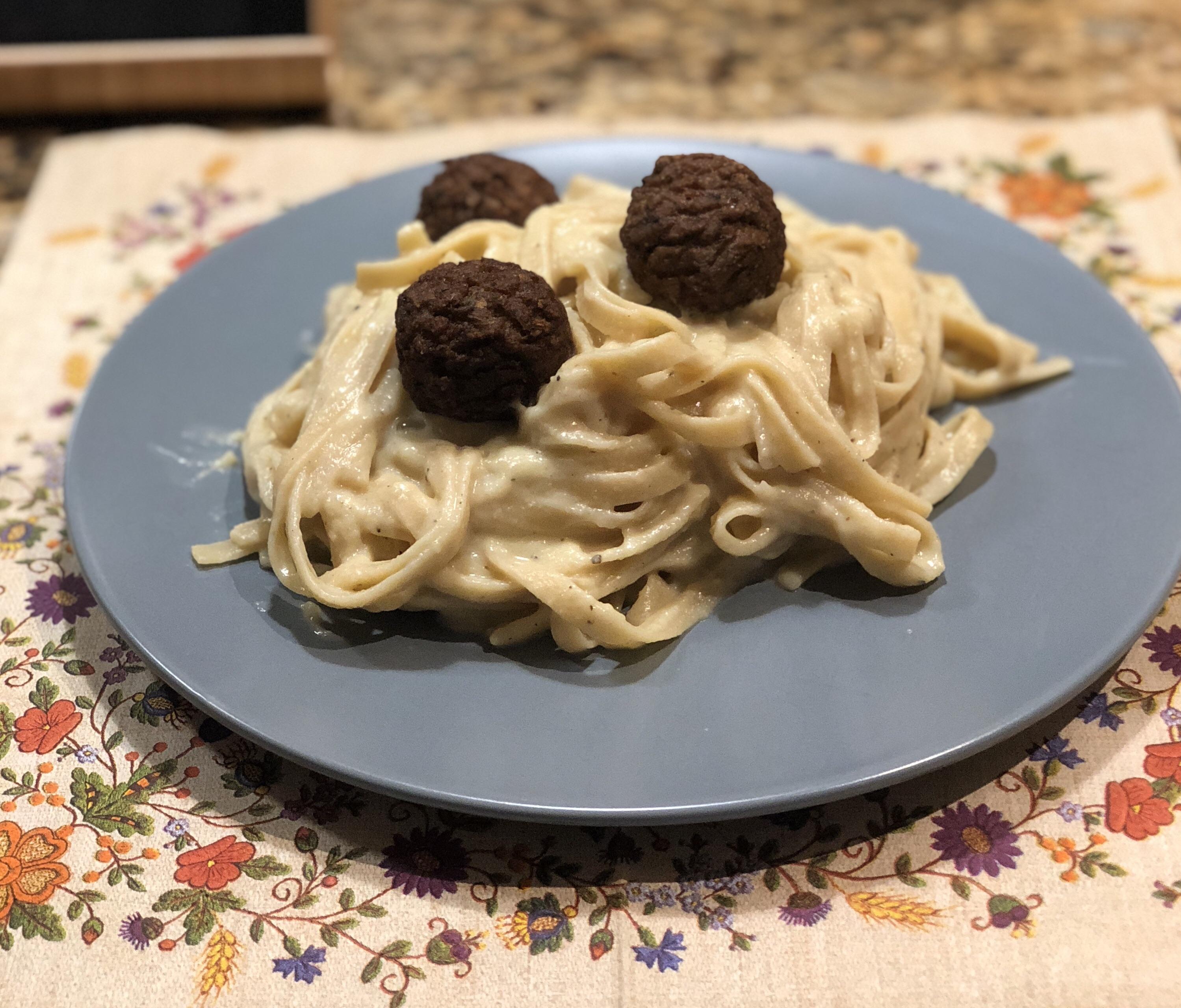 Fettuccine Alfredo with Gardein meatballs. r/VeganFoodPorn