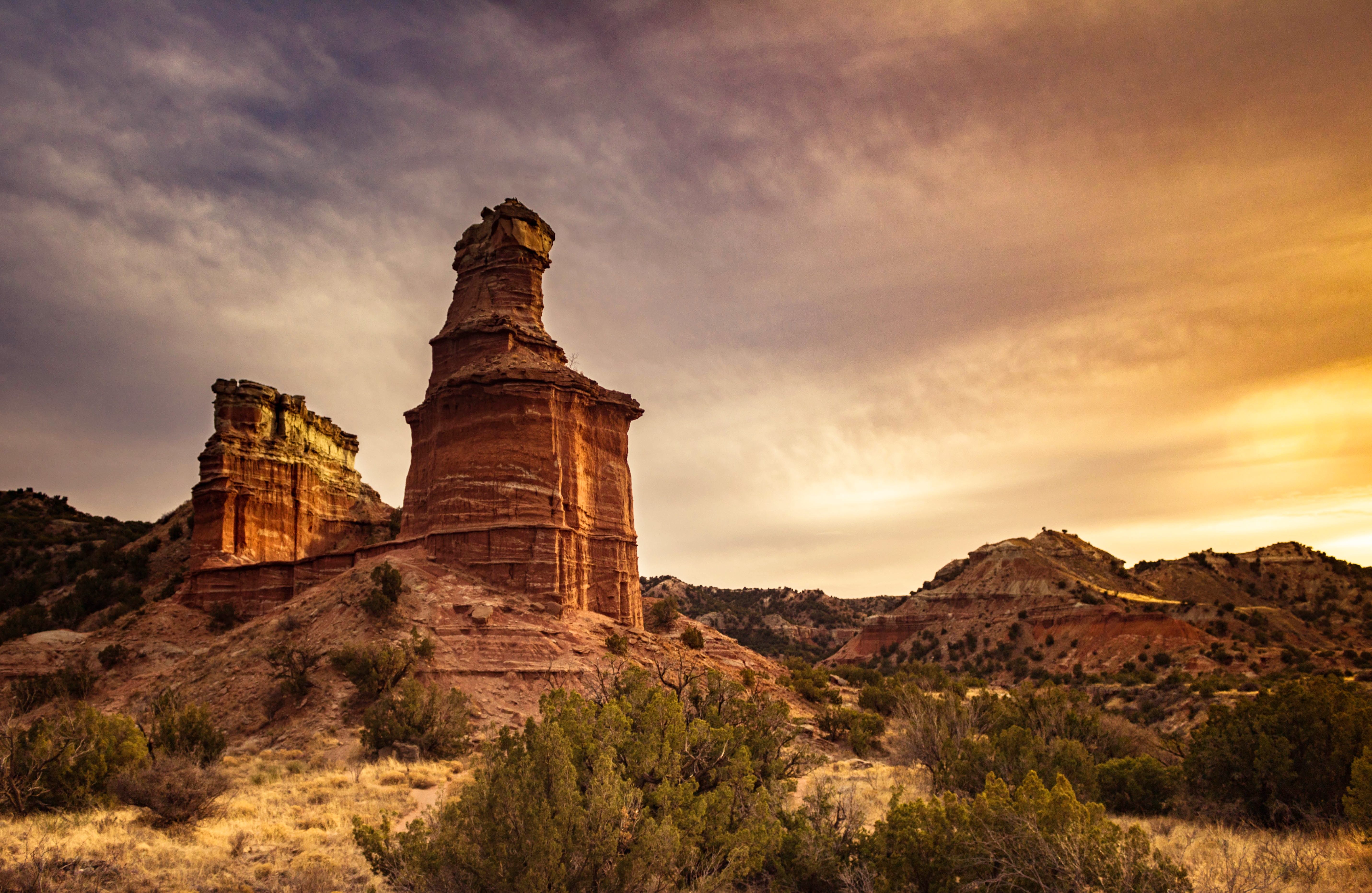 Lighthouse Rock, Palo Duro Canyon, Texas [5724x3724] [OC] r/EarthPorn