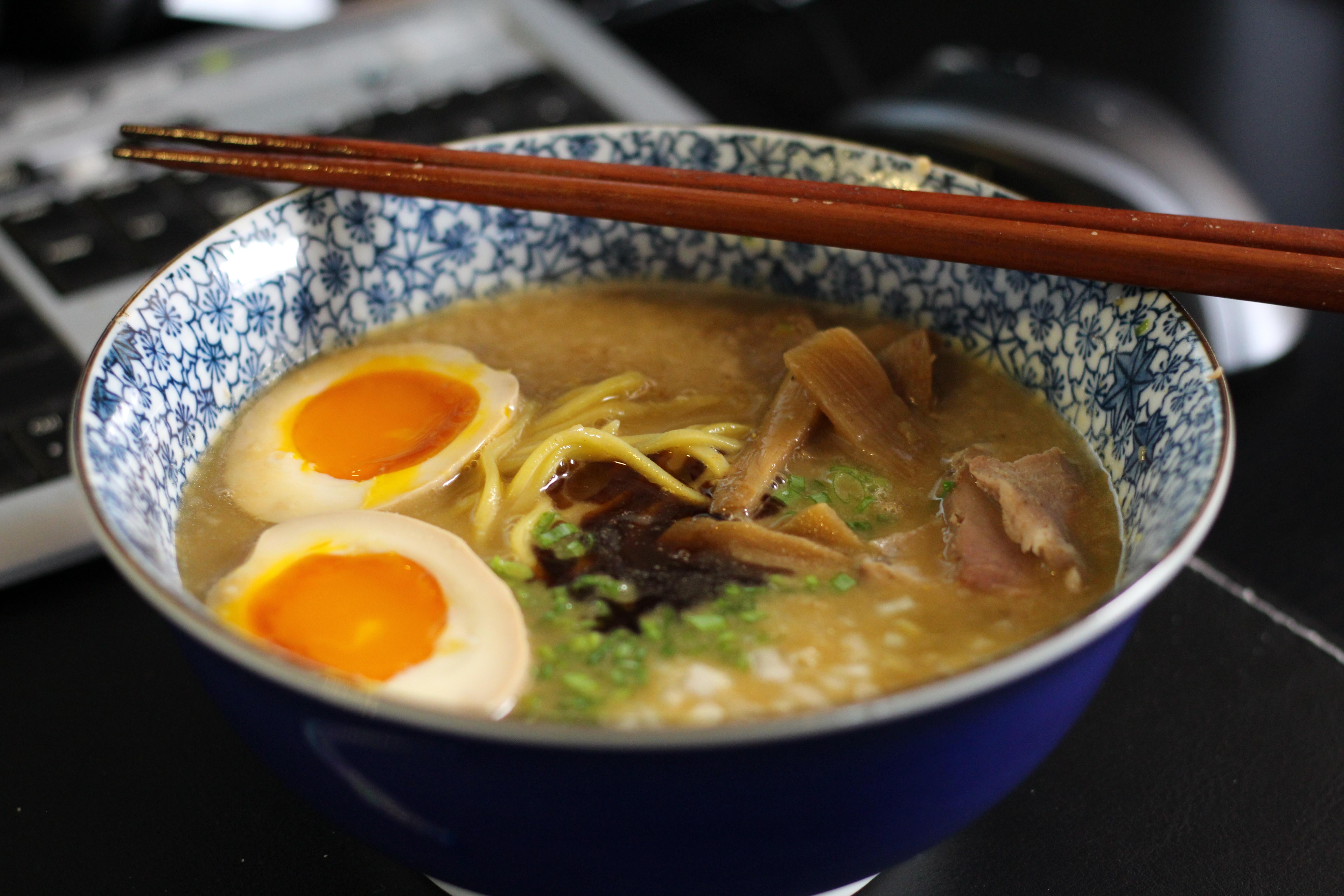 Pressure cooker shoyu tonkotsu with homemade noodles and mayu oil. r/ramen