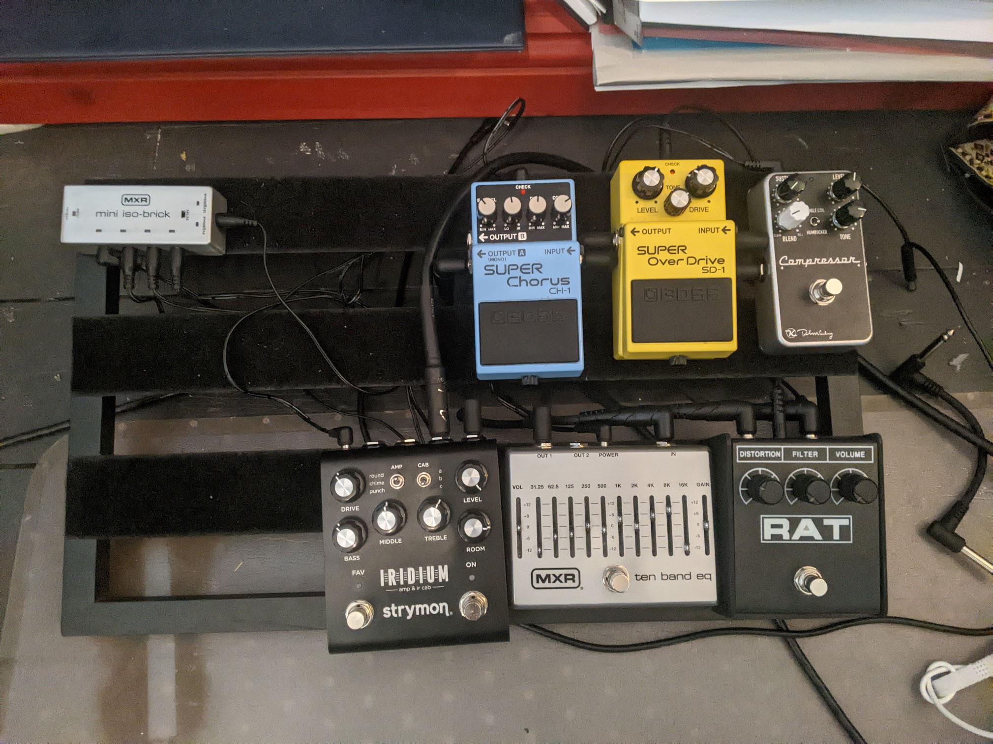 Stereo pedalboard help ( amp / cab sim > stereo chorus > eq > Interface) r/guitarpedals