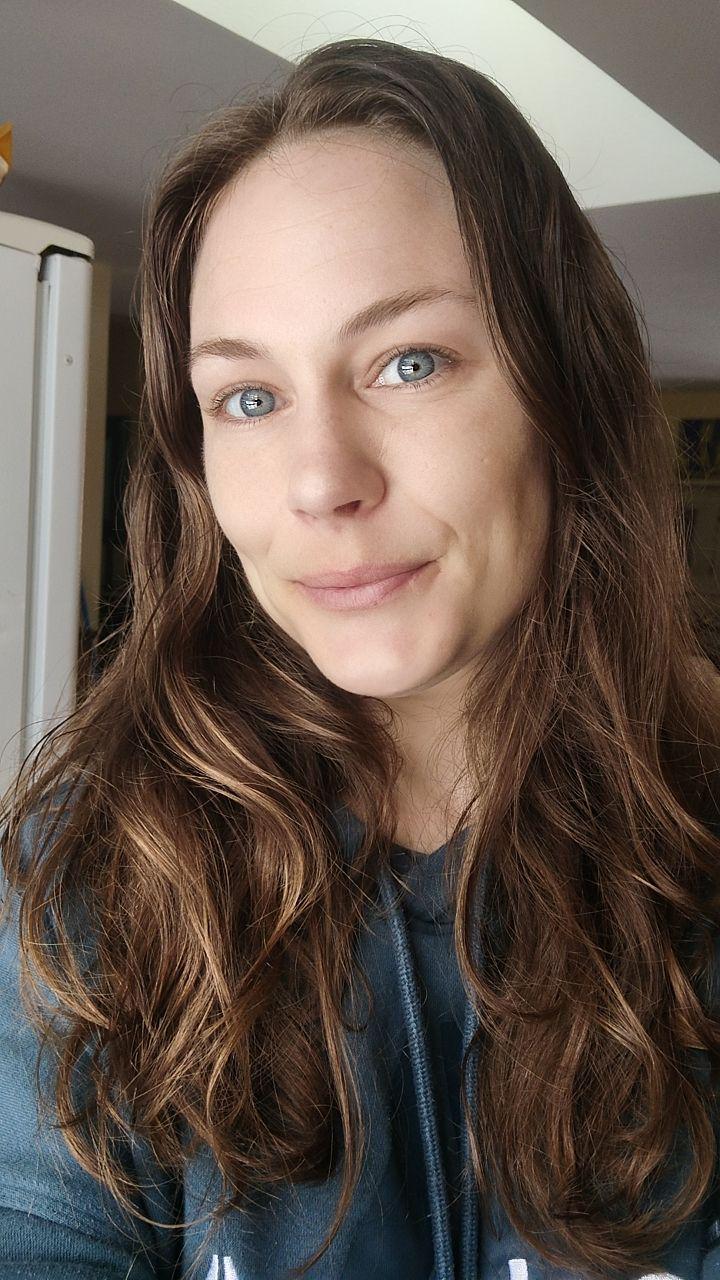 The face of a mom with a secret.. - Sexy