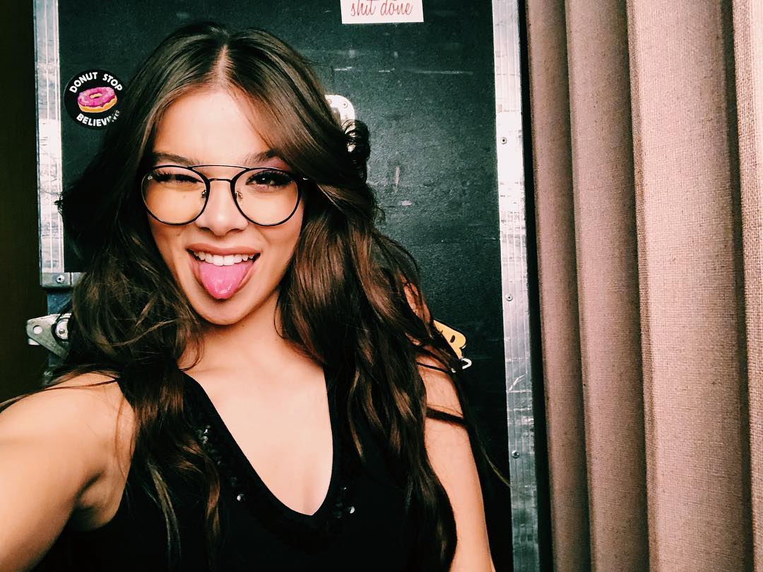 Glasses r/HaileeSteinfeld
