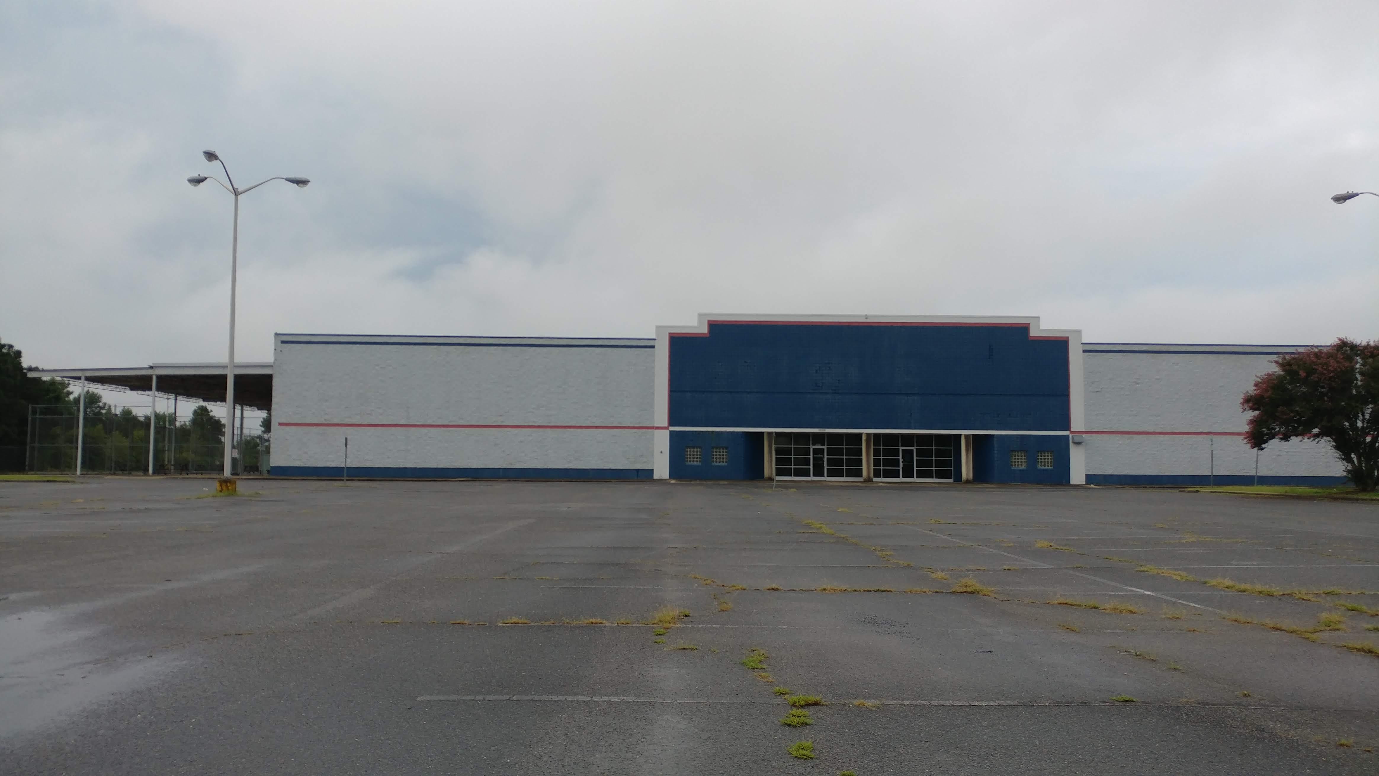 Former Lowe's, now a printing company (Greenville, NC) r
