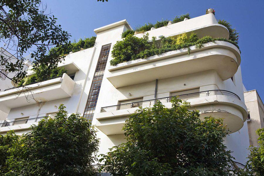 Somewhere between Art Deco and Bauhaus (Tel Aviv, Israel) r/ArtDeco