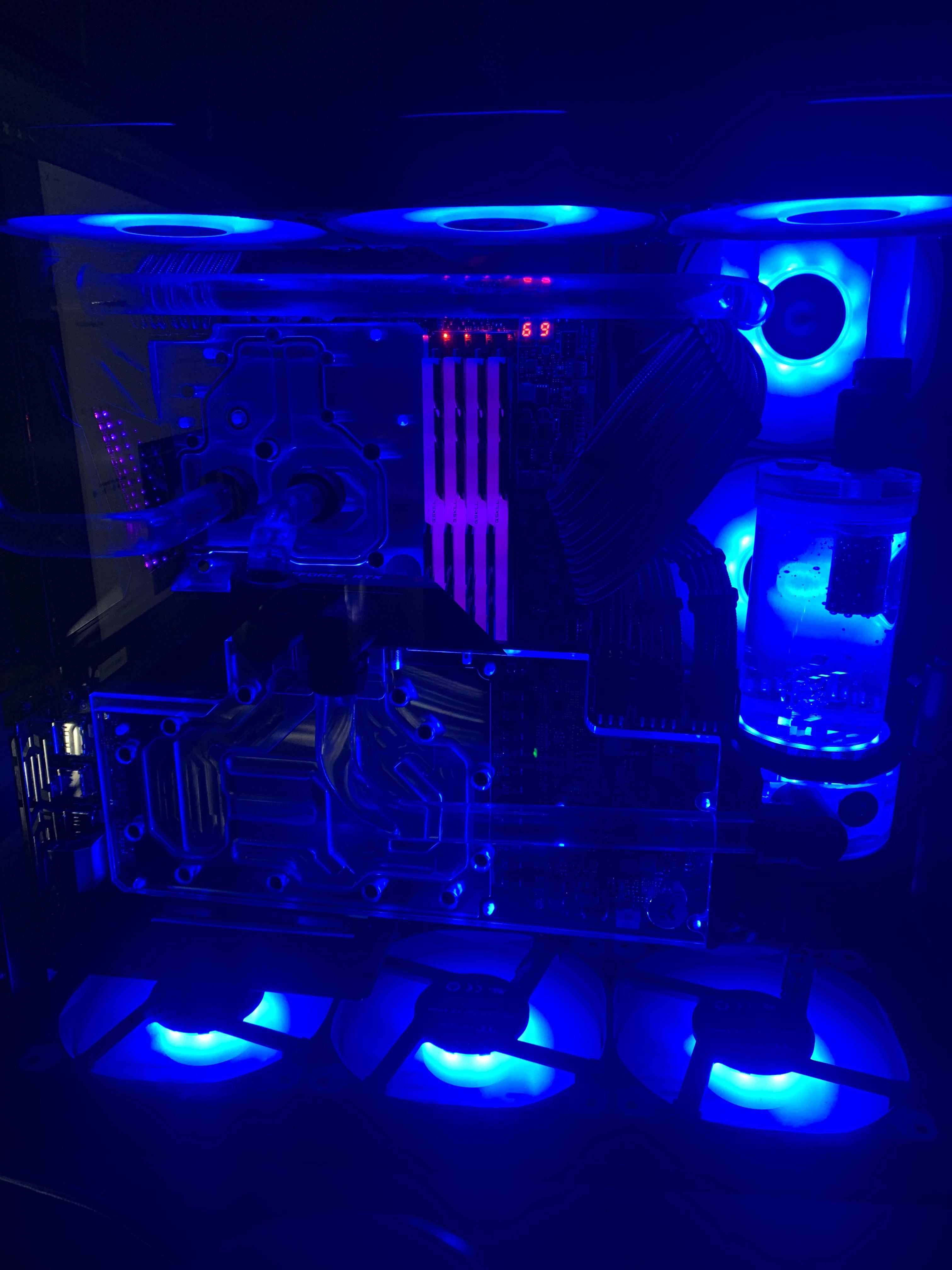 Finally finished my build! High temps but looks cool! Build in comments