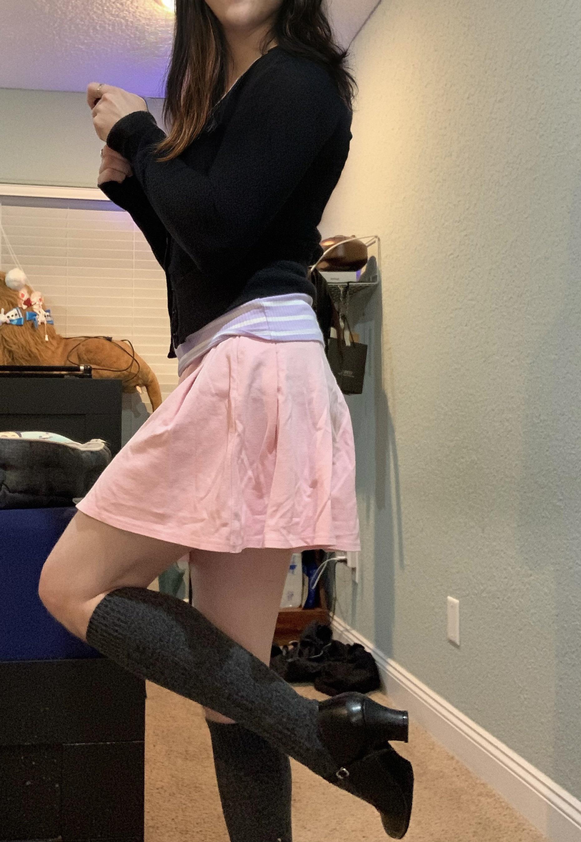 Normally i prefer thigh high, but i think these kneehighs are growing