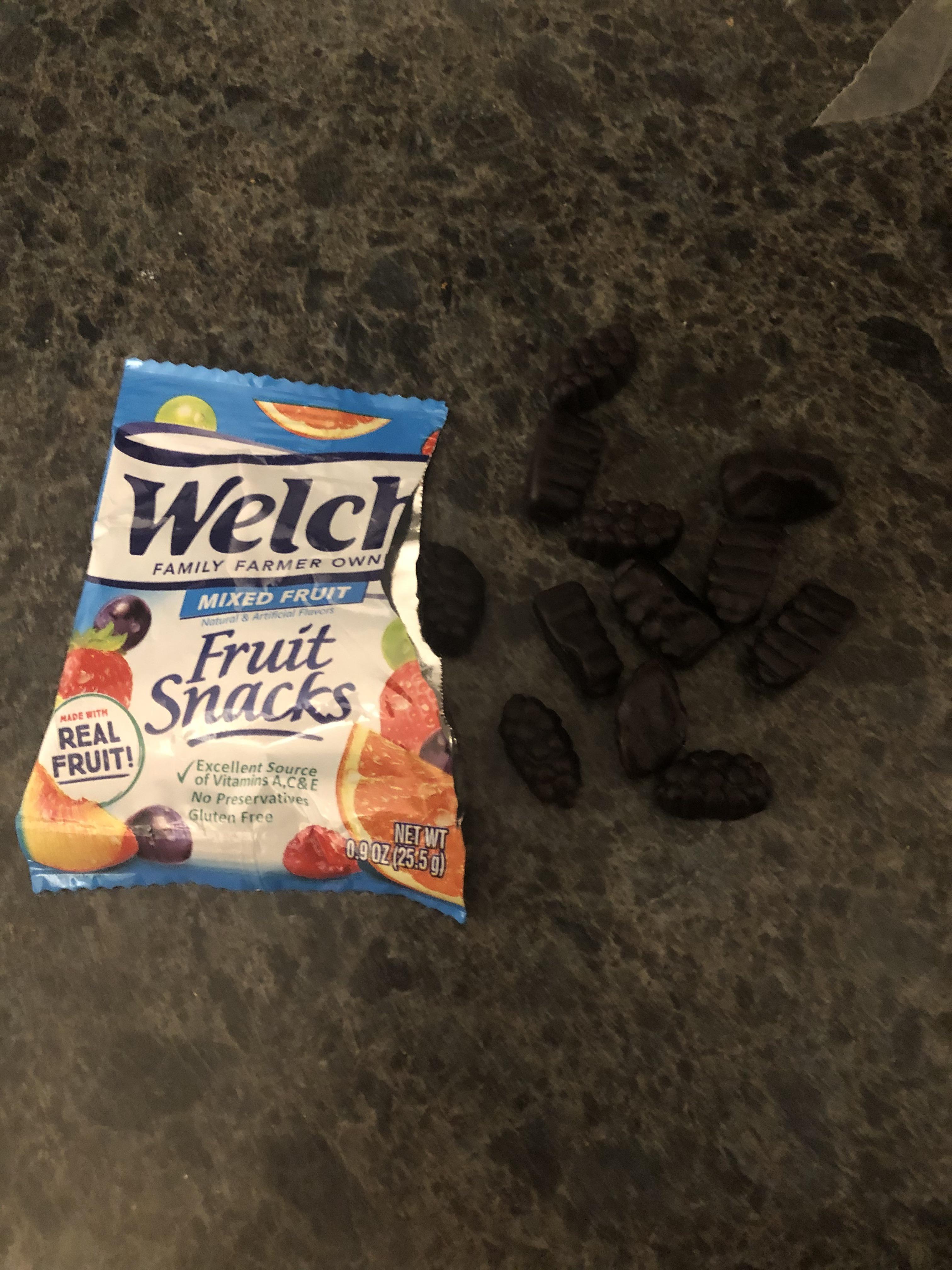 I got a bag of just grape flavored fruit snacks r/mildlyinfuriating