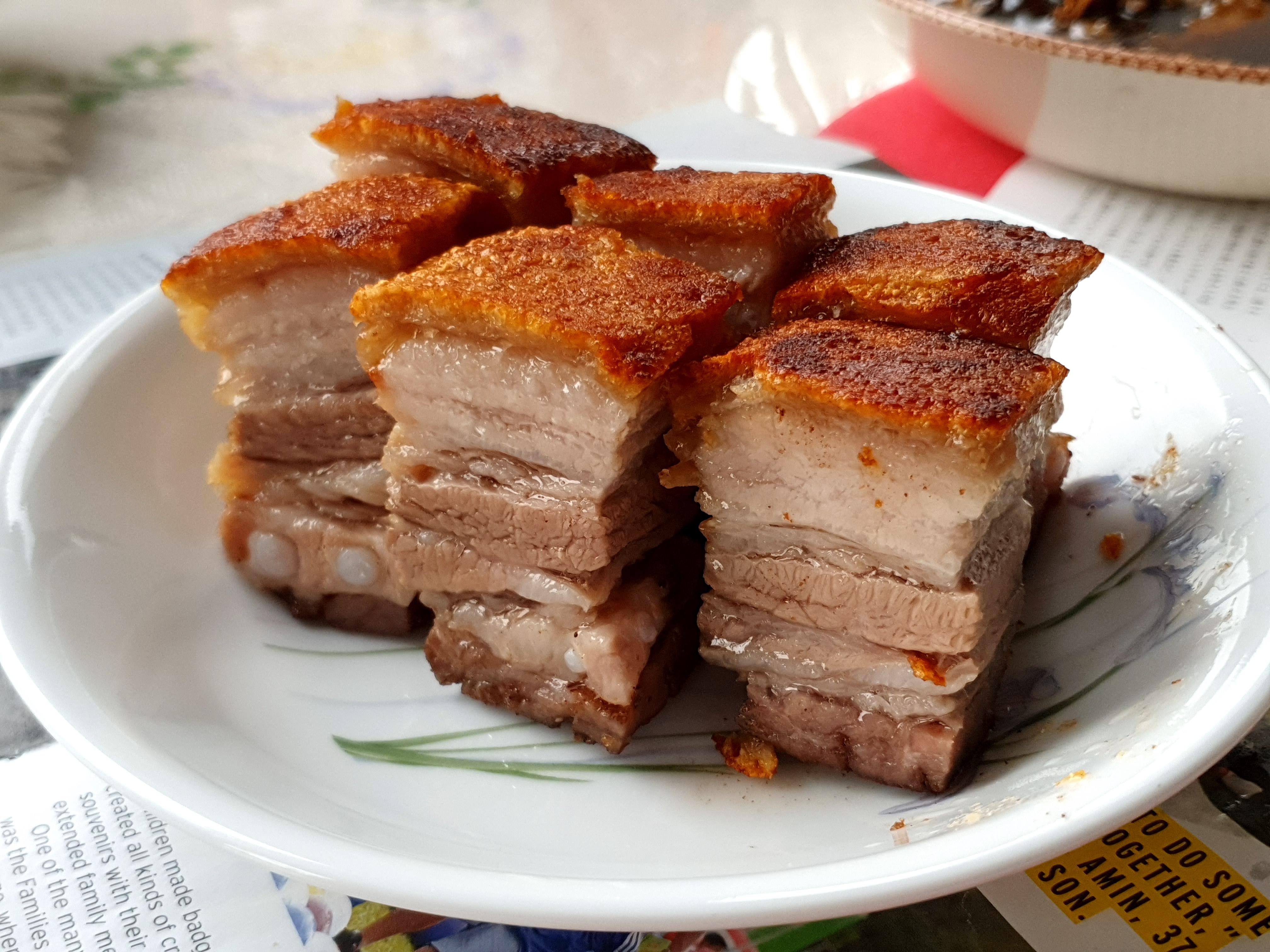 [Homemade] Amazingly Crunchy Chinese Roasted Pork r/DavesRecipes