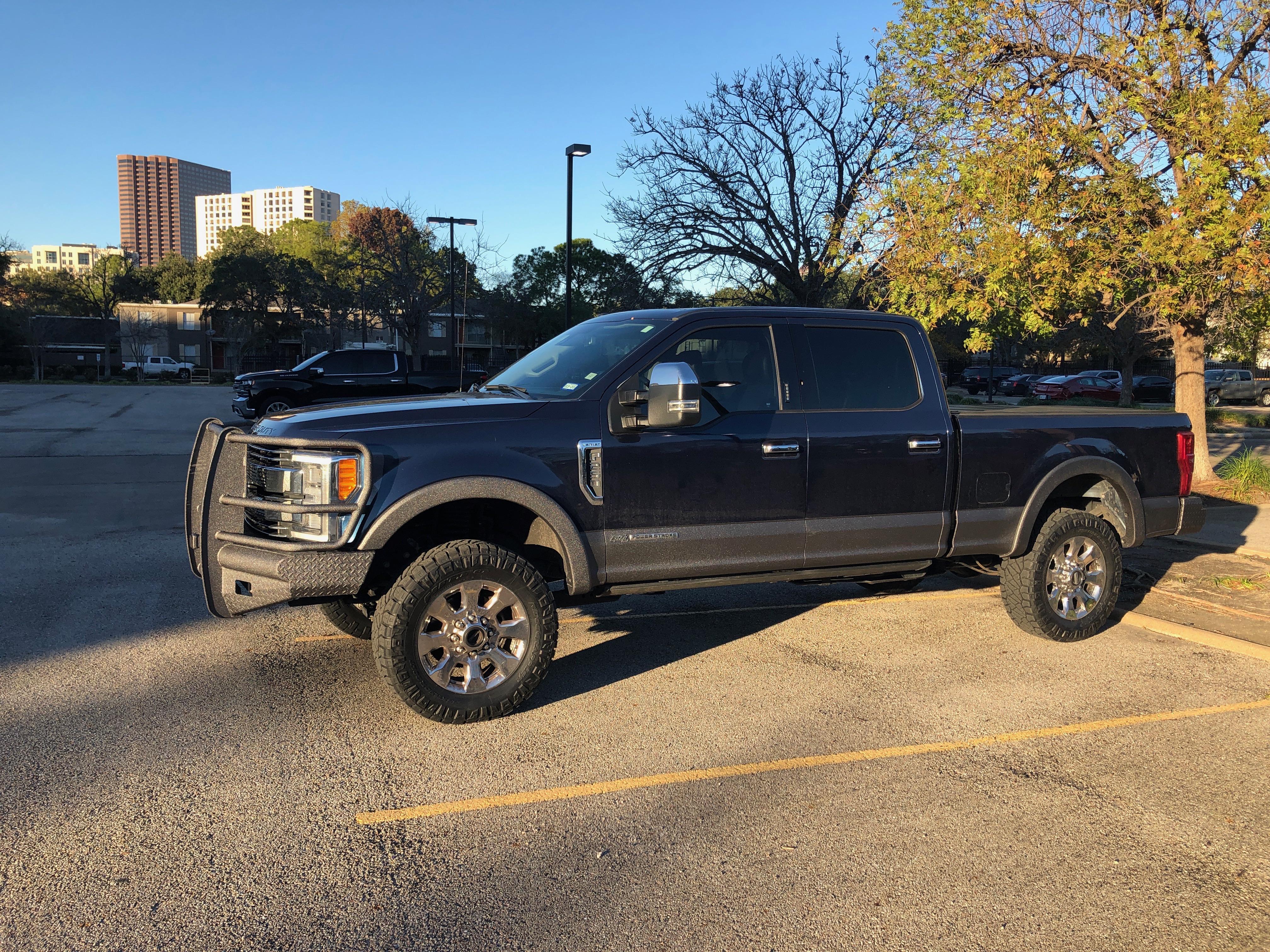 2018 Lariat. Linex rocker panel/fenders/ranch hands. 35” Nitto Ridge