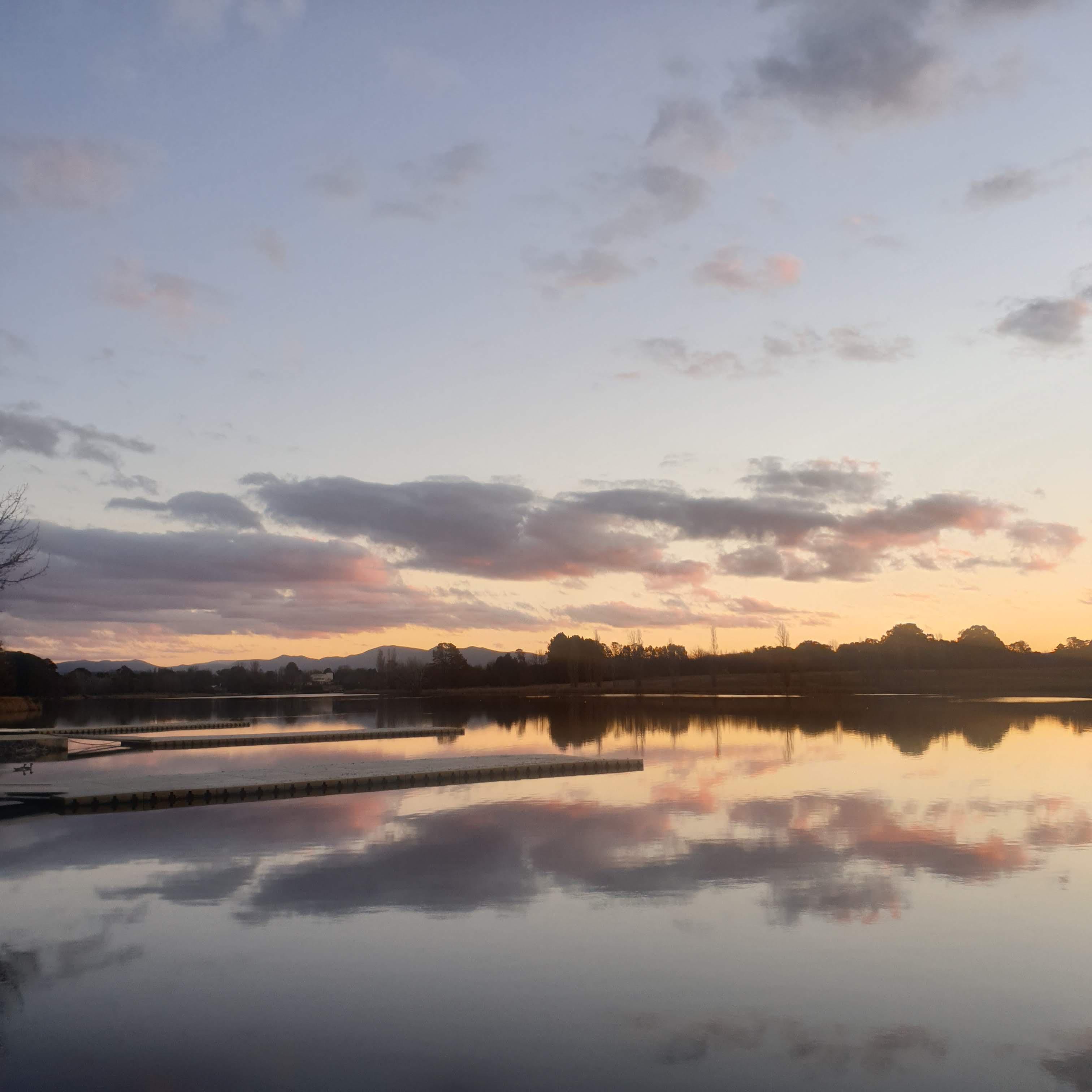 Sunset near Kurrajong Point r/CanberraPhotos