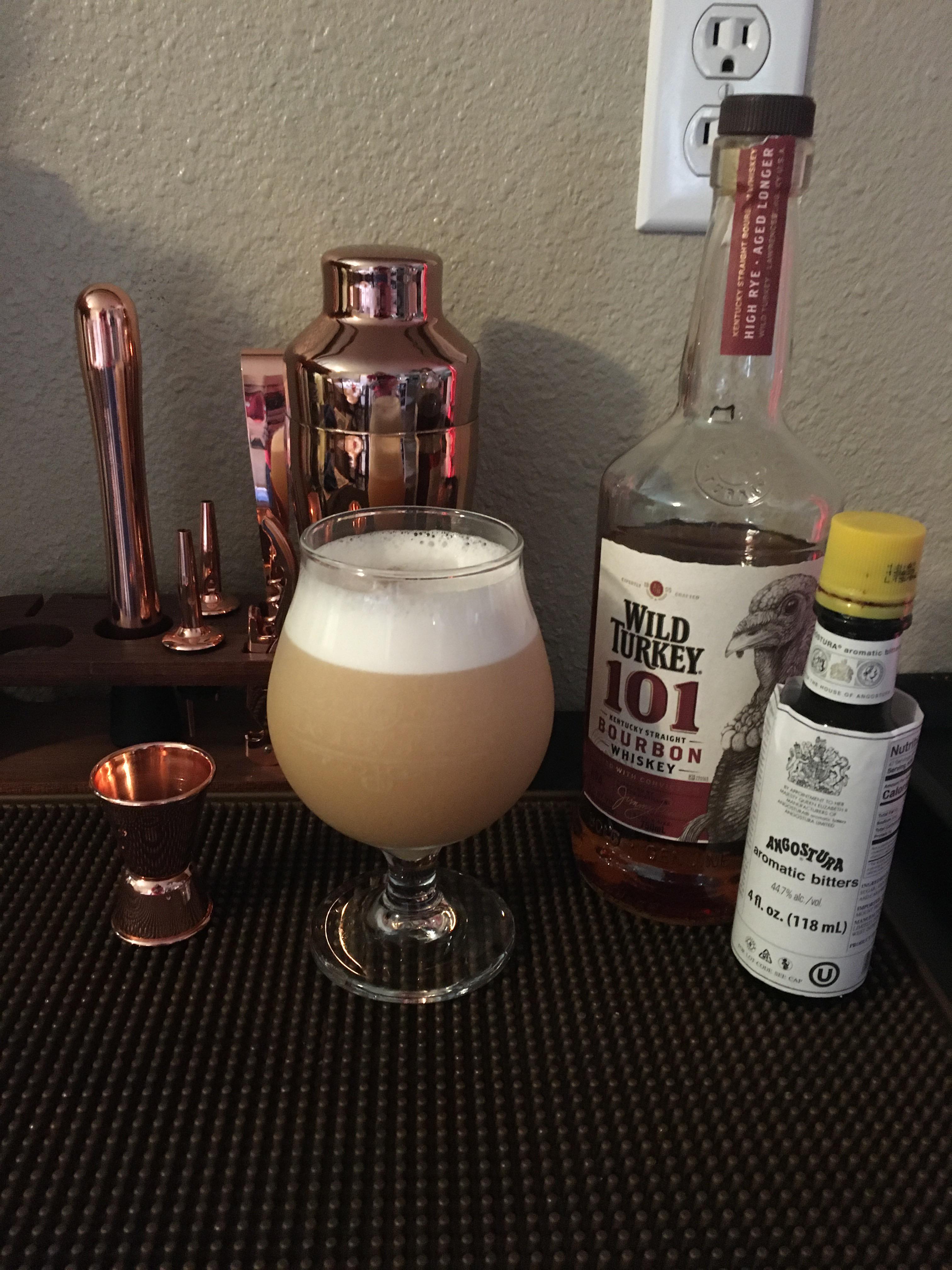 Whiskey Sour at my favorite bar (home bar) 😋 r/cocktails
