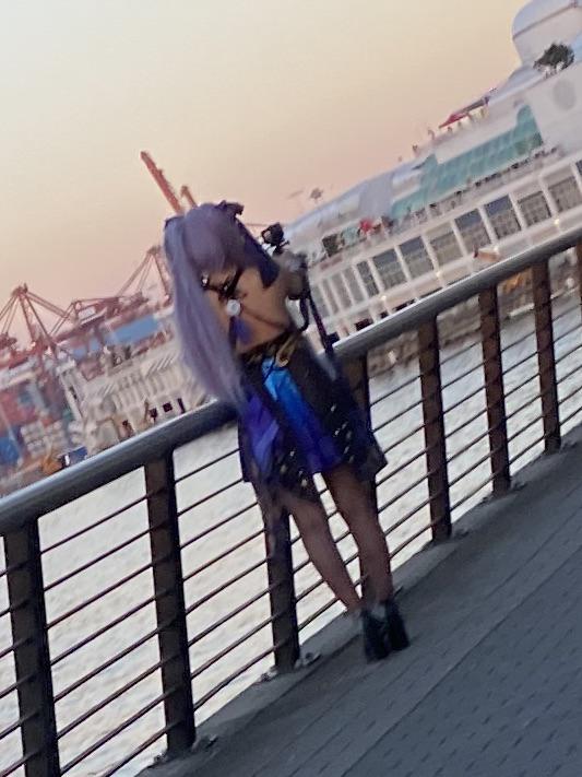 Can anyone identify this YouTube or twitch streamer? She was at the