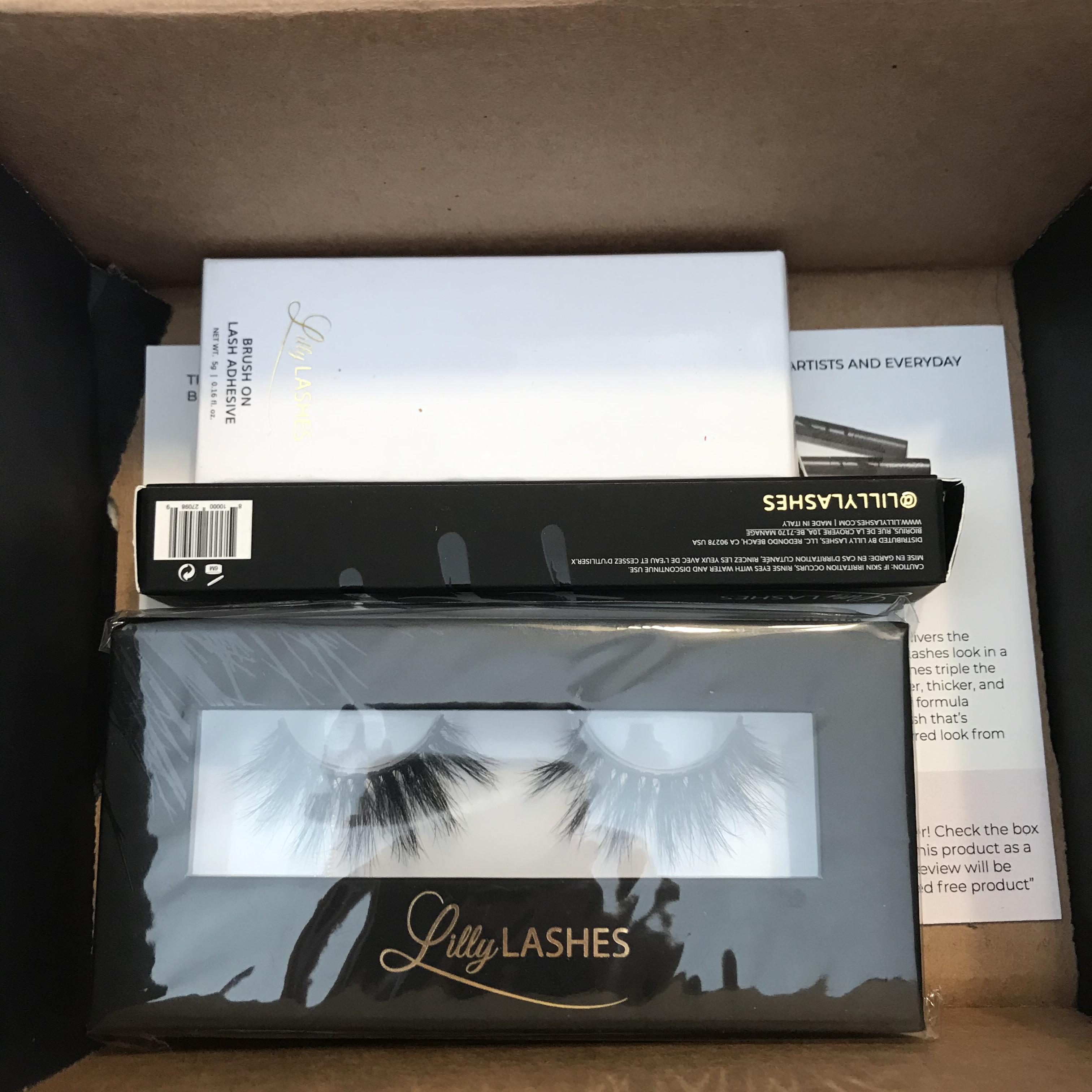 Surprised to see a Lily Lashes Influenster box in my mail today! r