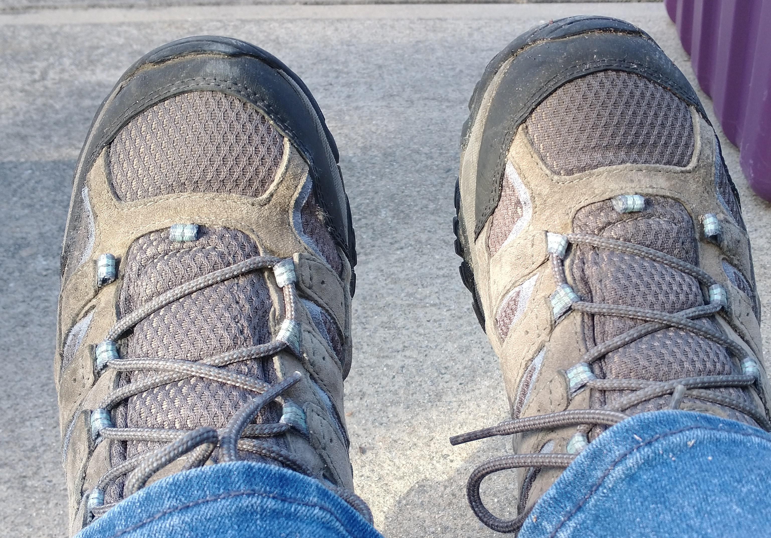 How I lace my hiking boots for (do same in reverse for