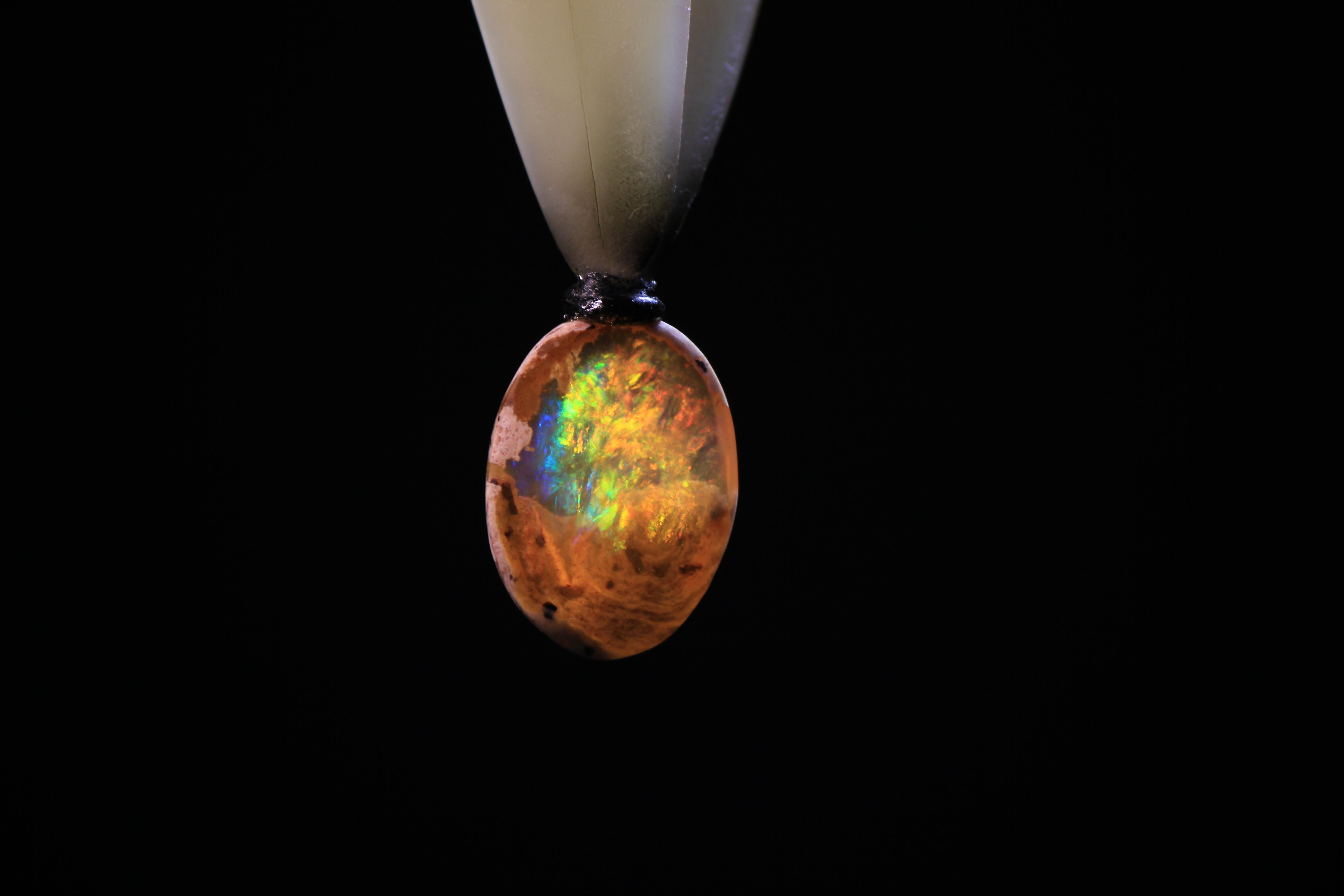 Mexican fire opal cab r/rockhounds