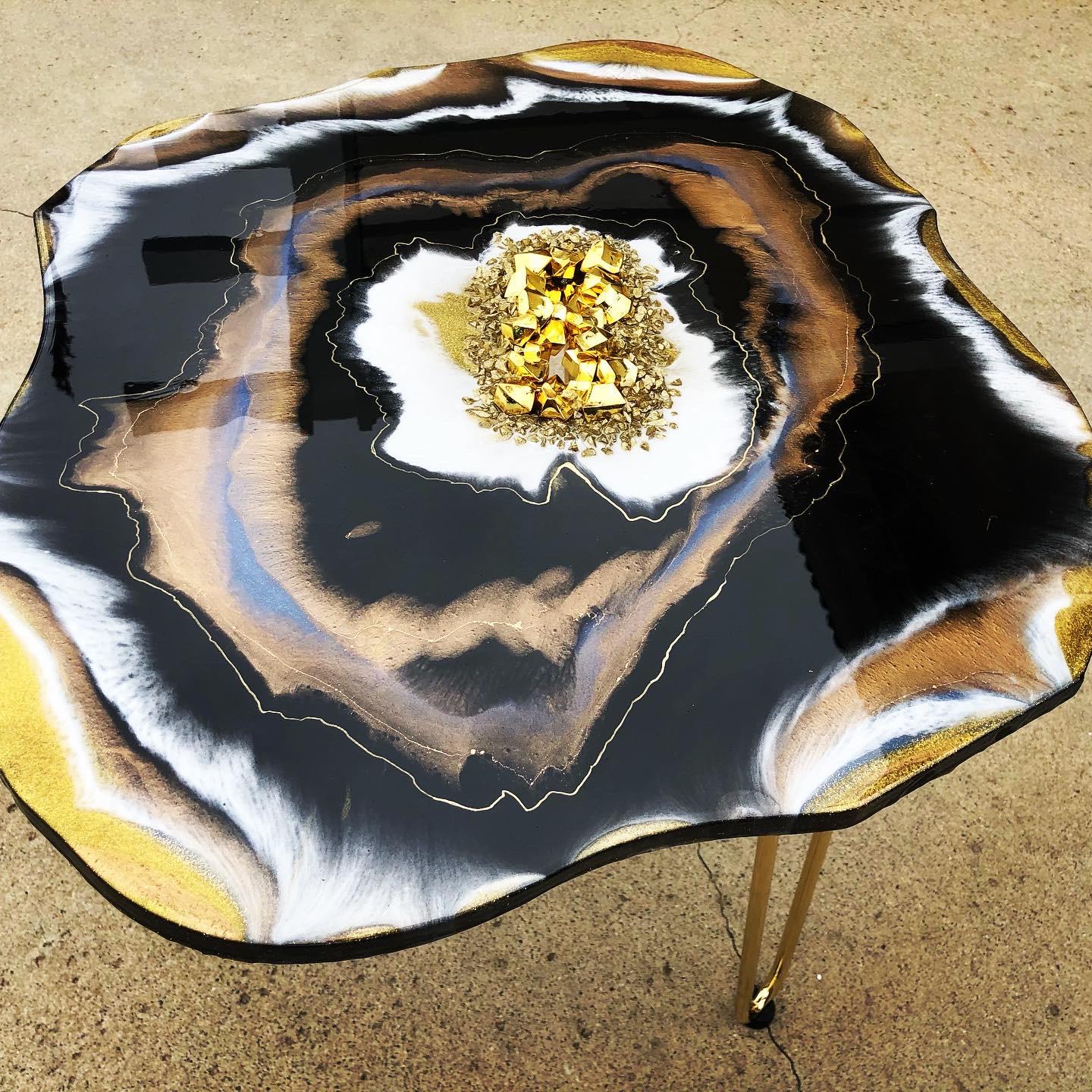 Black, gold and white geode resin table r/ResinCasting