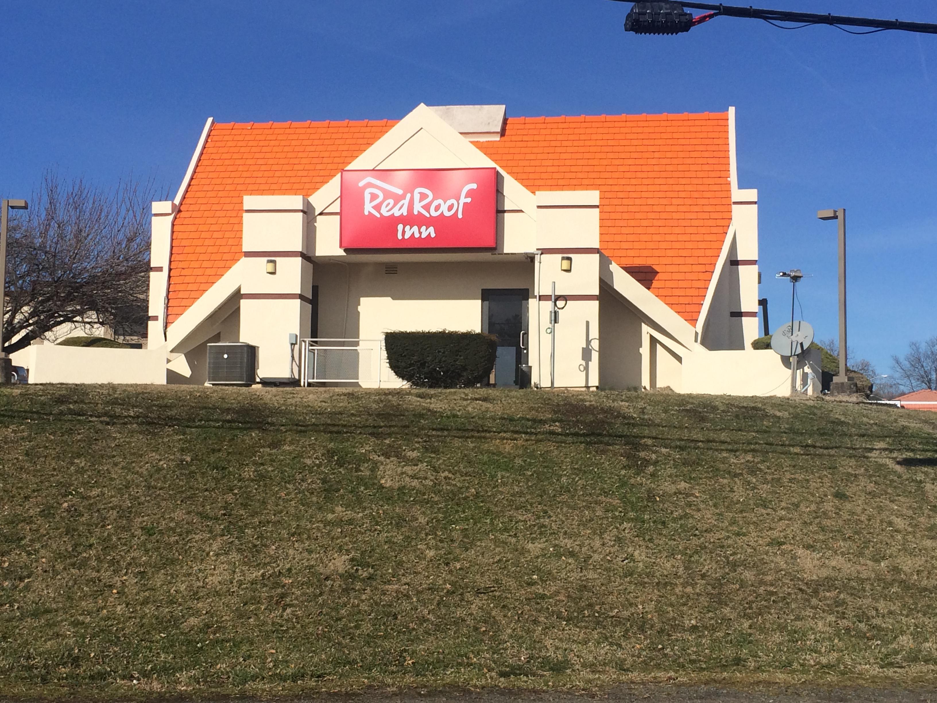 This "Red" Roof Inn r/mildlyinteresting