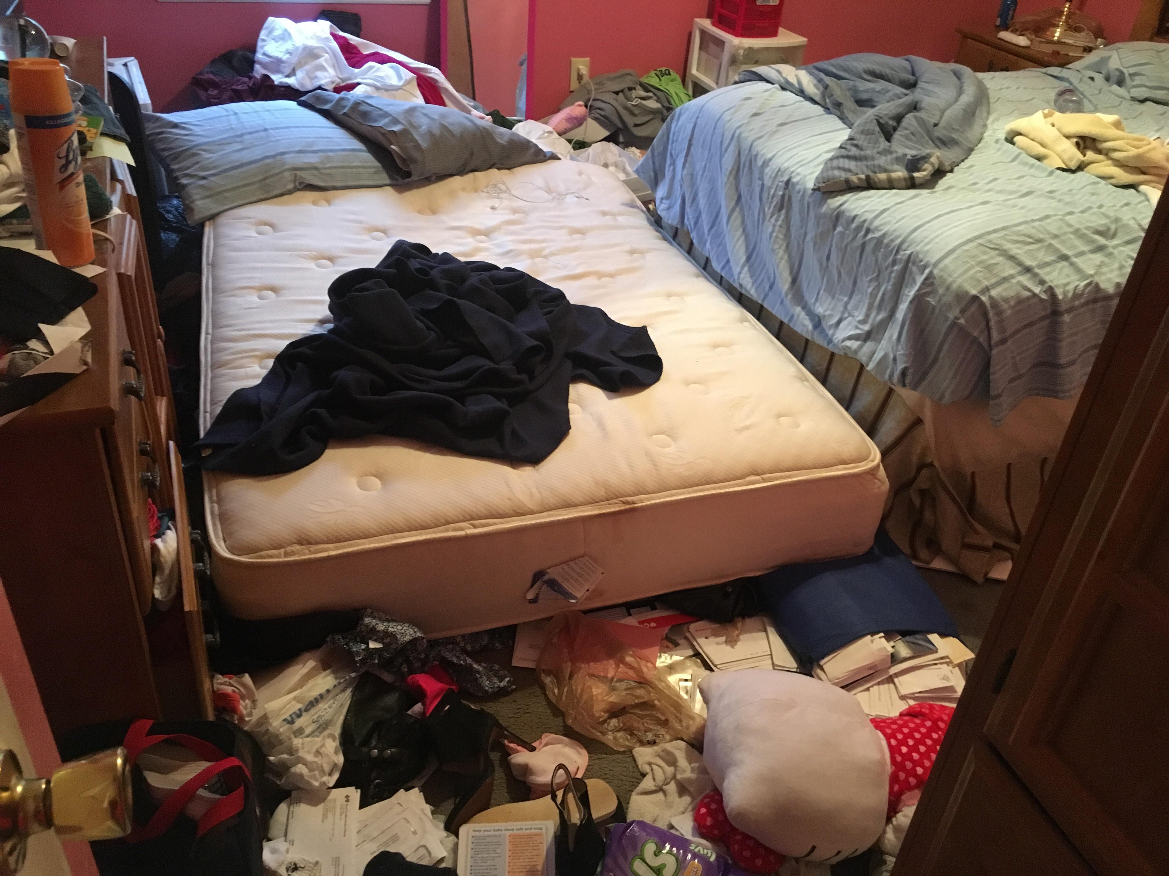 I took a picture of my cousin’s room a couple months ago. Just found