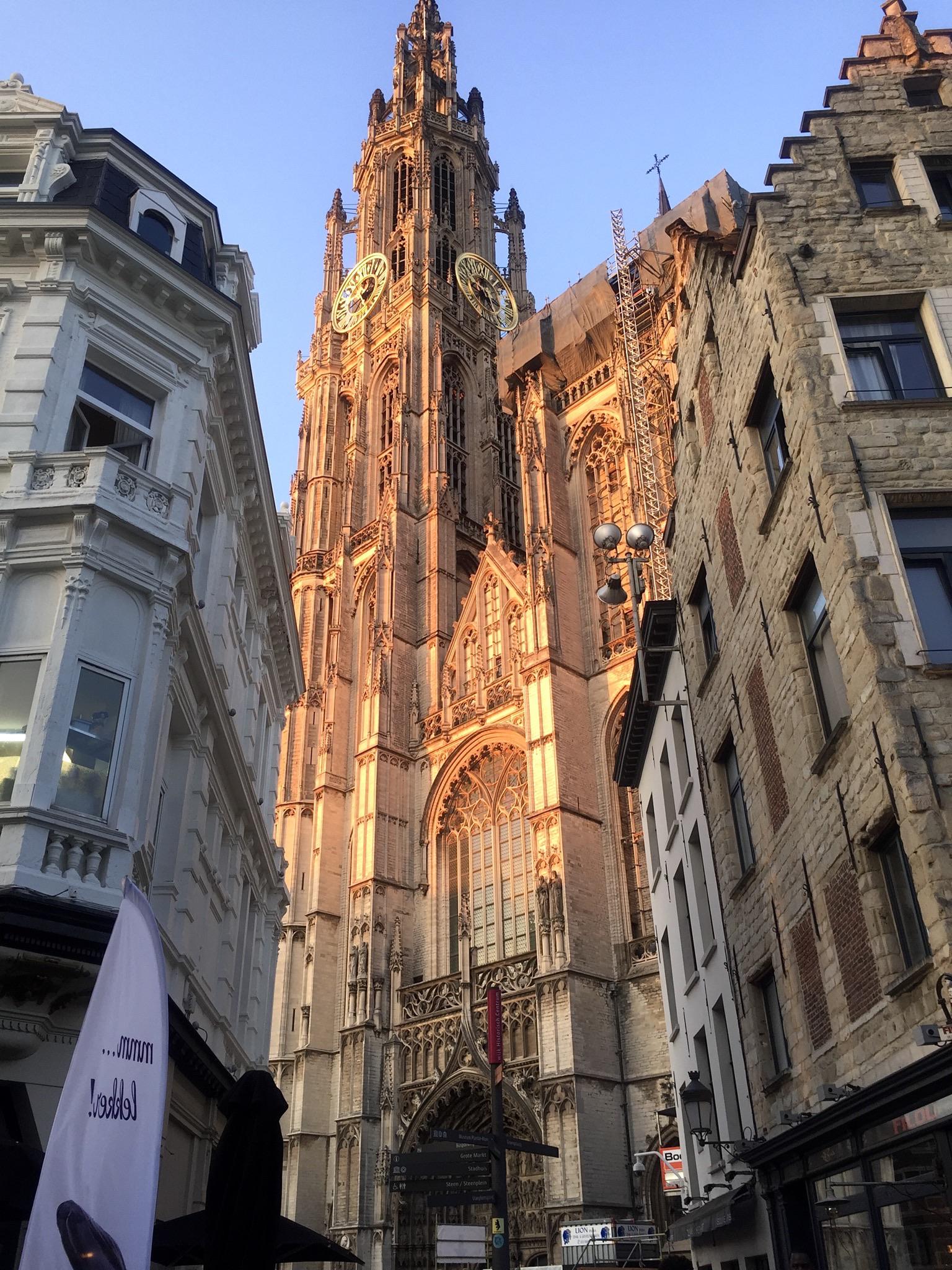 Golden hour in Antwerp, Belgium. Cathedral of Our Lady r/europics