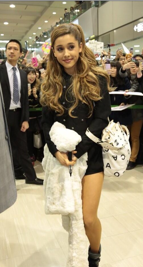 I sometimes miss her Yours Truly era hair style r/ArianaGrande