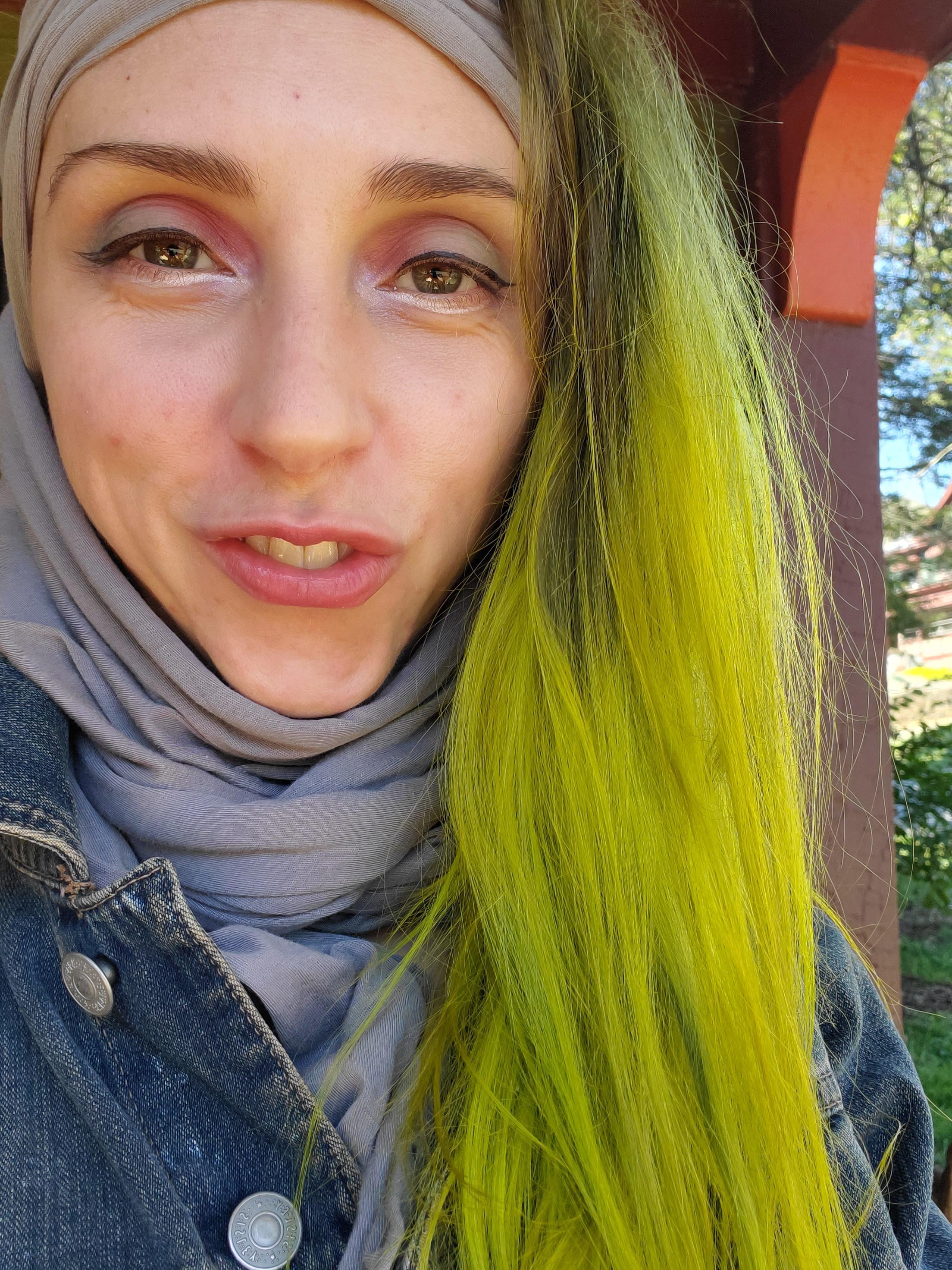 I'm absolutely loving this chartreuse color [faded green with bright