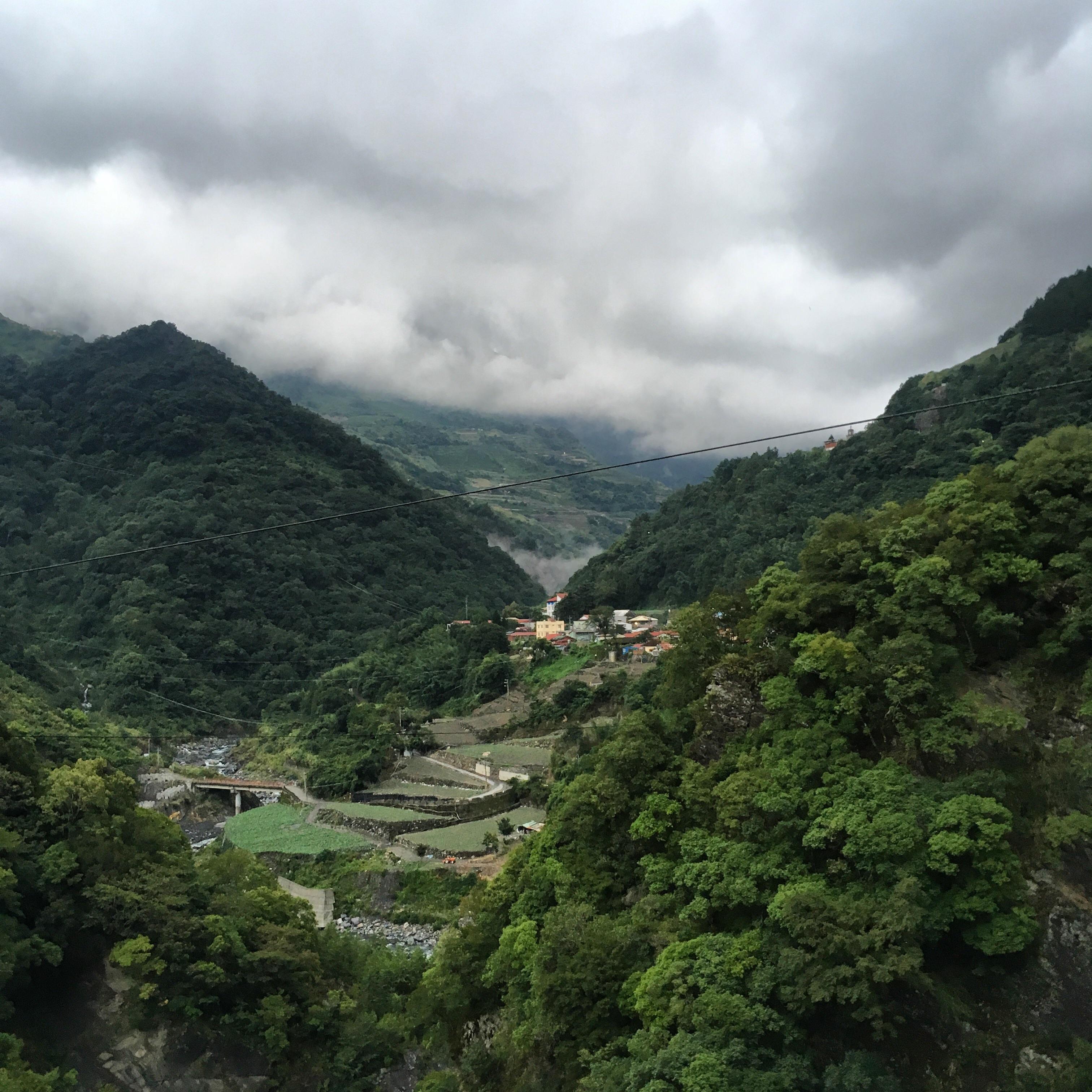 One of many small mountain villages in rural Taiwan 🇹🇼 r/pics